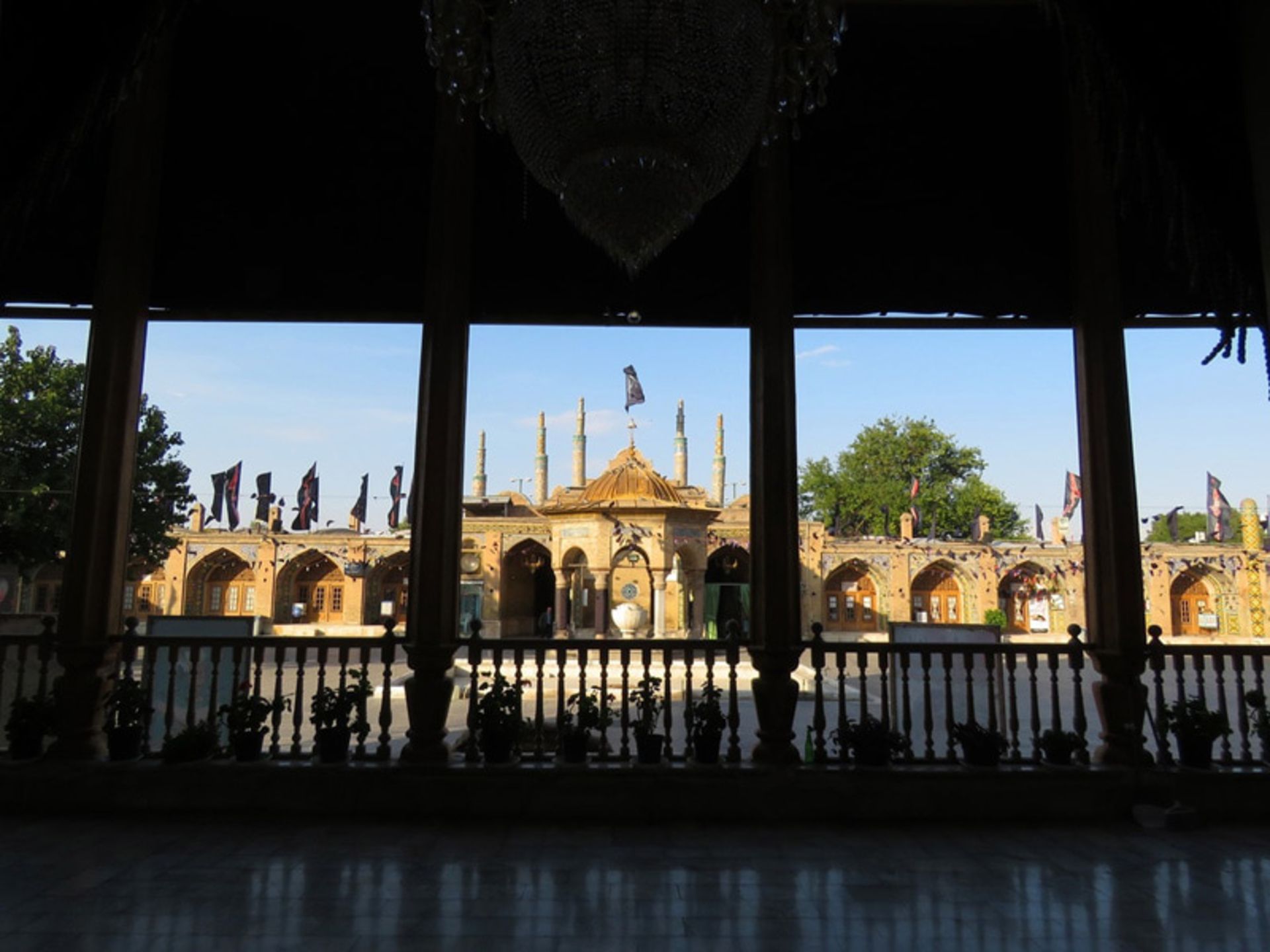 صحن و بارگاه امامزاده شاهزاده حسین قزوین