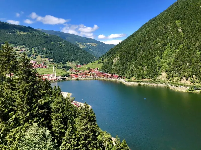 دریاچه اوزون گل ترابزون؛ منبع عکس: سایت visit-turkey.org. عکاس: نامشخص