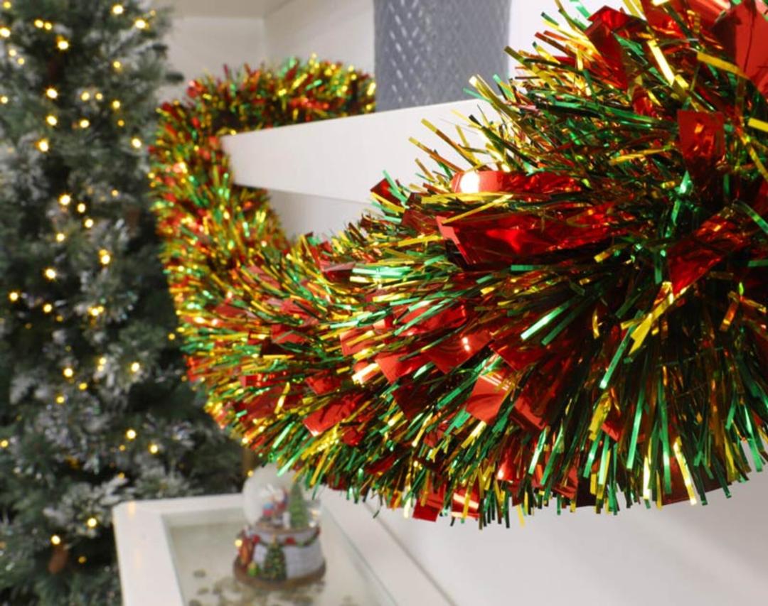 ریسه های تزیین درخت کریسمس؛ منبع عکس: christmasconcepts.co.uk؛ عکاس: نامشخص