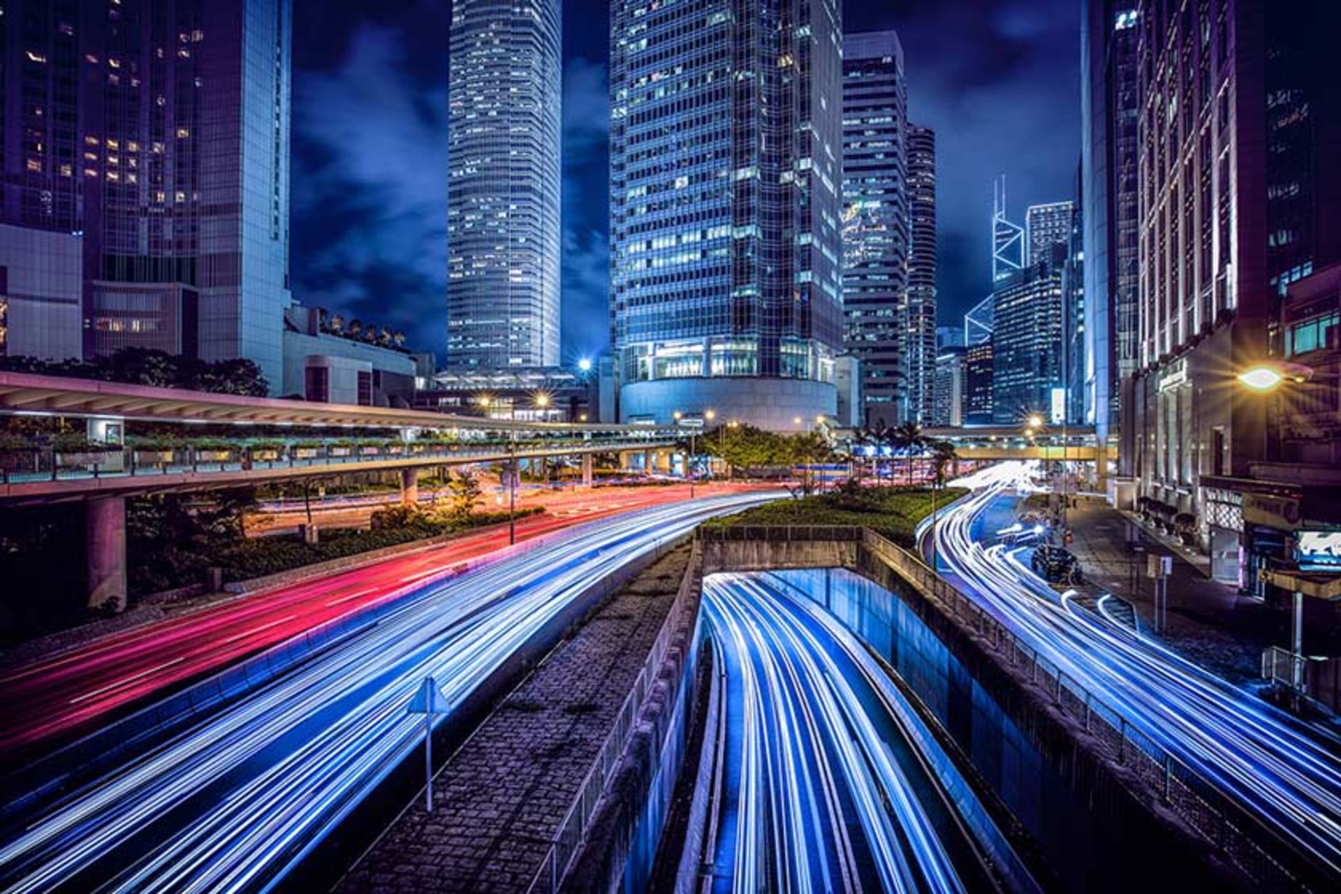 هنگ کنگ در شب؛ منبع عکس: وب سایت mehongkong.com؛ عکاس: نامشخص