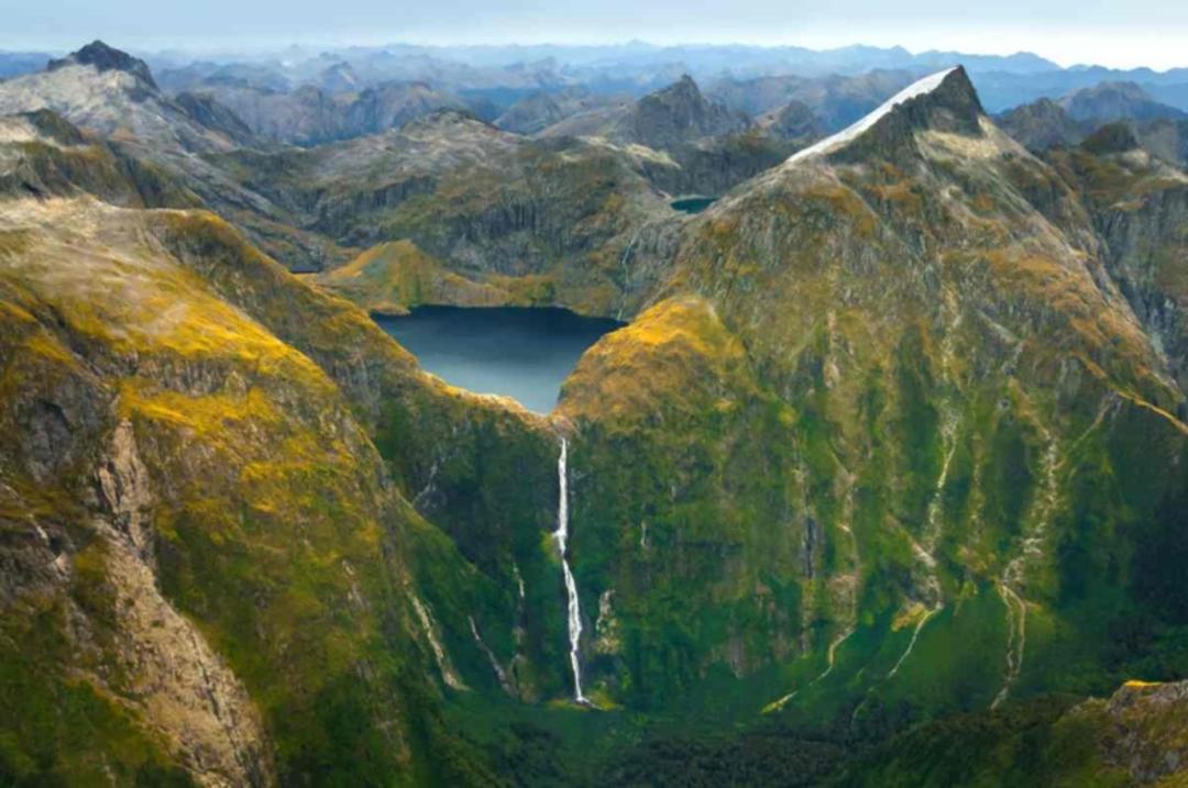 پارک ملی فیوردلند؛ منبع عکس: سایت campervannewzealand.co.nz. عکاس: نامشخص
