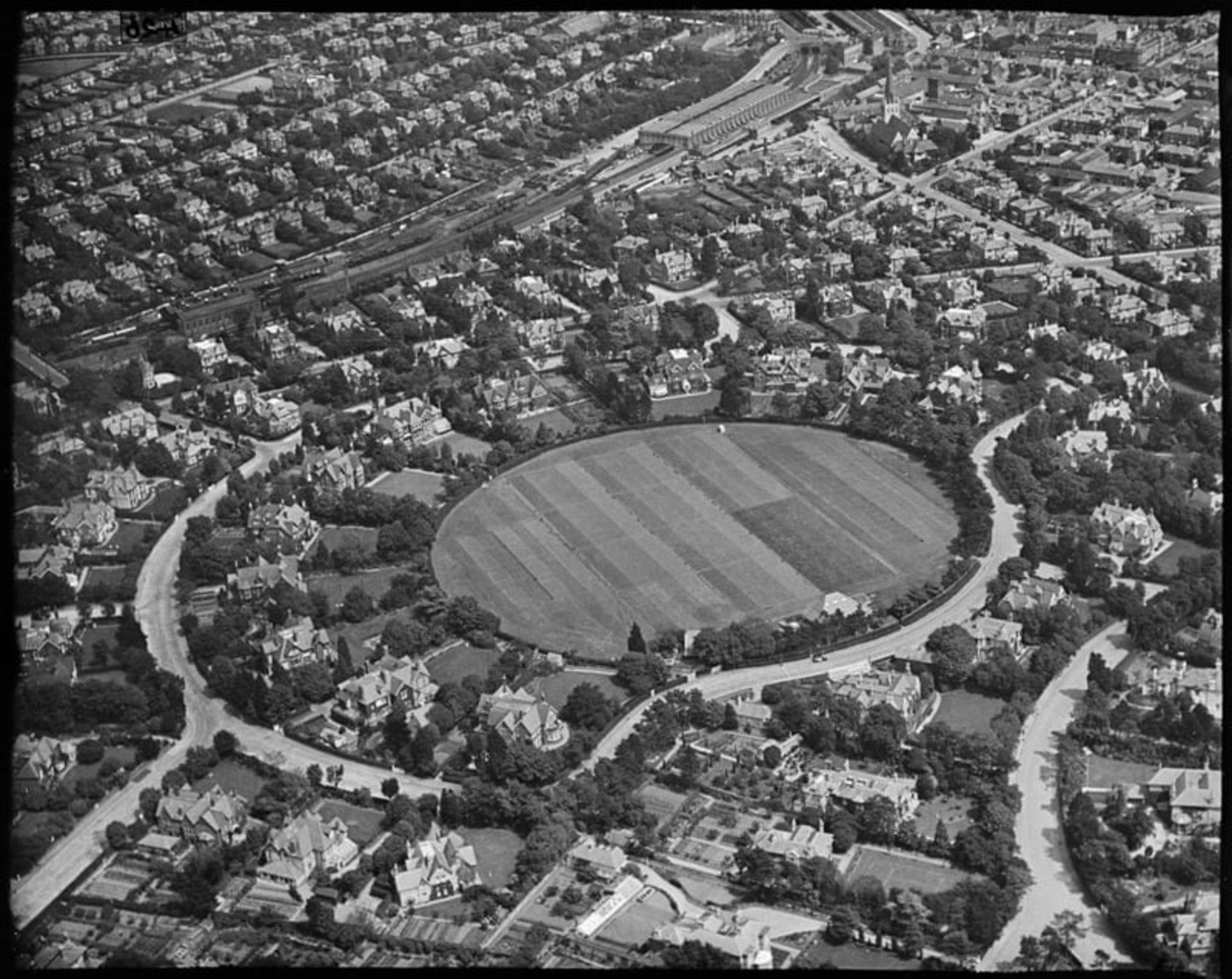 زمین ورزشی دین پارک (Dean Park) در‬‎ بورنموث (Bournemouth) انگلستان