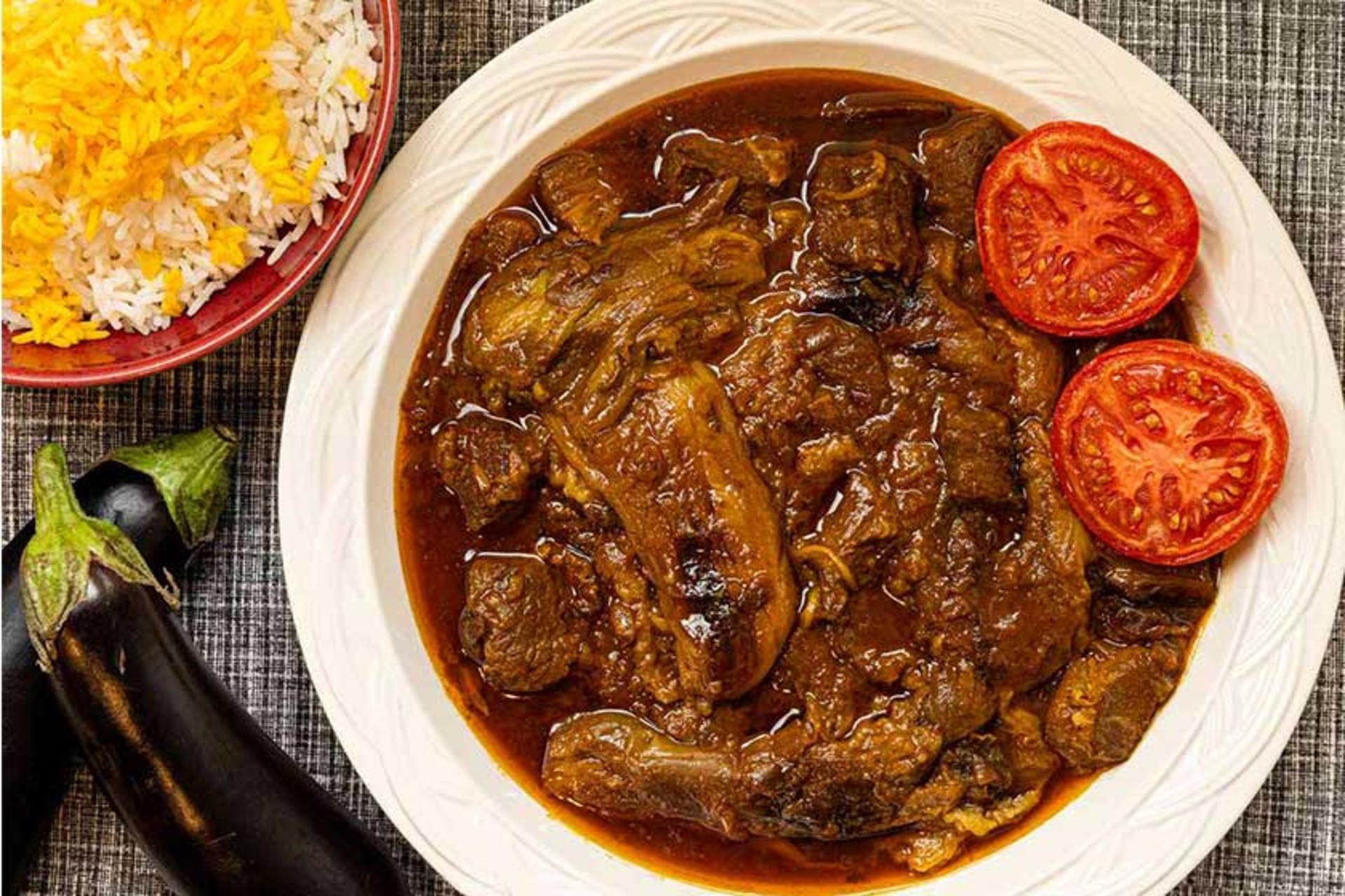 خورشت بادمجان با پلو، منبع عکس: homepressurecooking.com، عکاس: نامشخص
