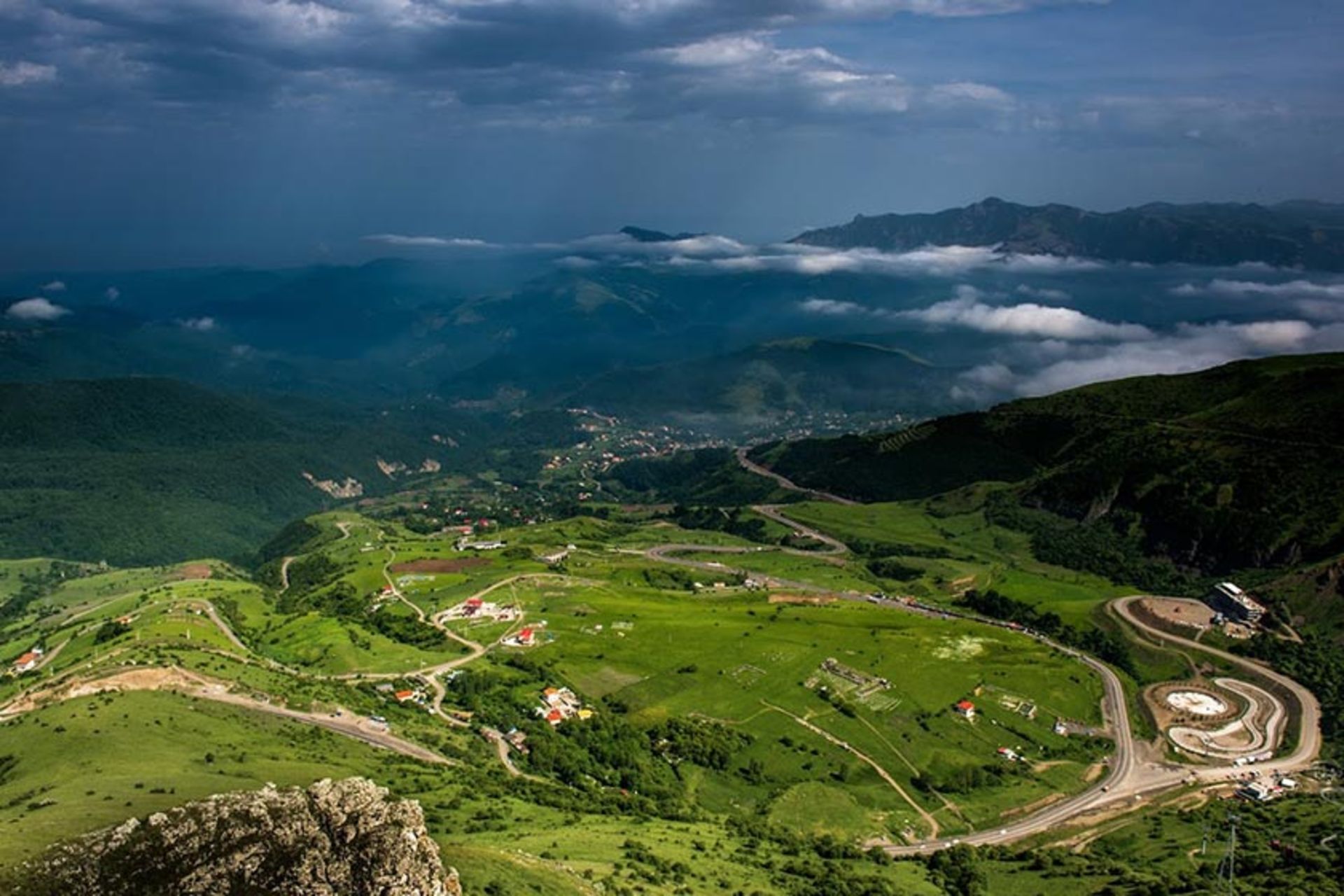 طبیعت کوهستانی گیلان، منبع عکس: گوگل مپ، عکاس: کوروش نوزاد تهرانی