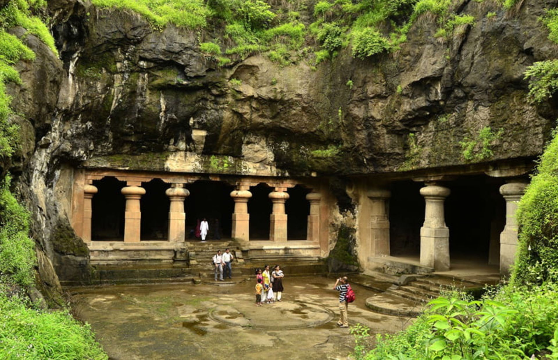 غارهای الفنتا (Elephanta Caves) در هند