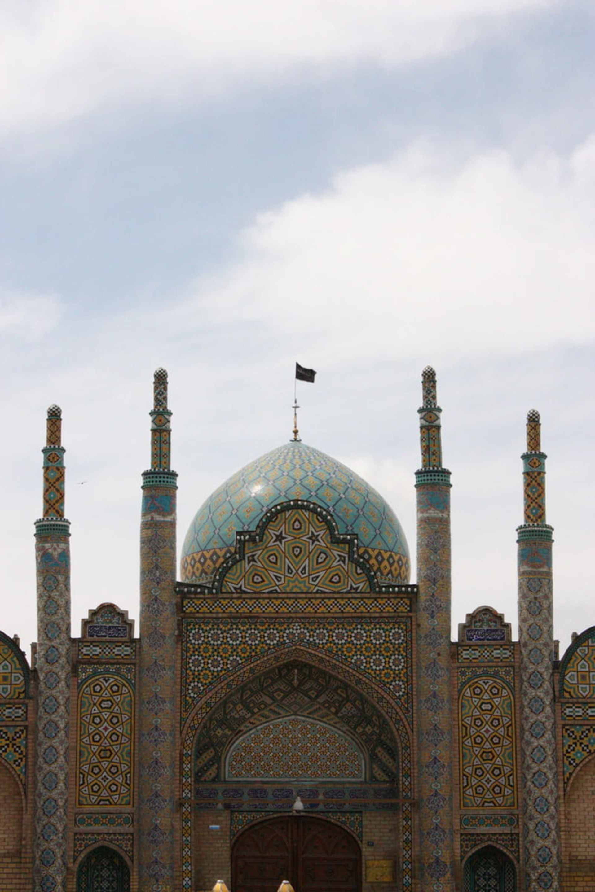 گنبد و باروی امامزاده شاهزاده حسین قزوین