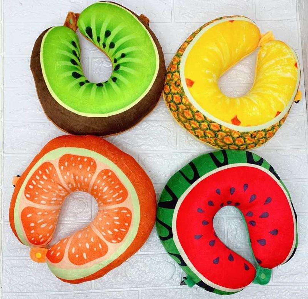 بالش گردنی با طرح میوه؛ منبع عکس وب سایت shopee.ph.com. عکاس نامشخص