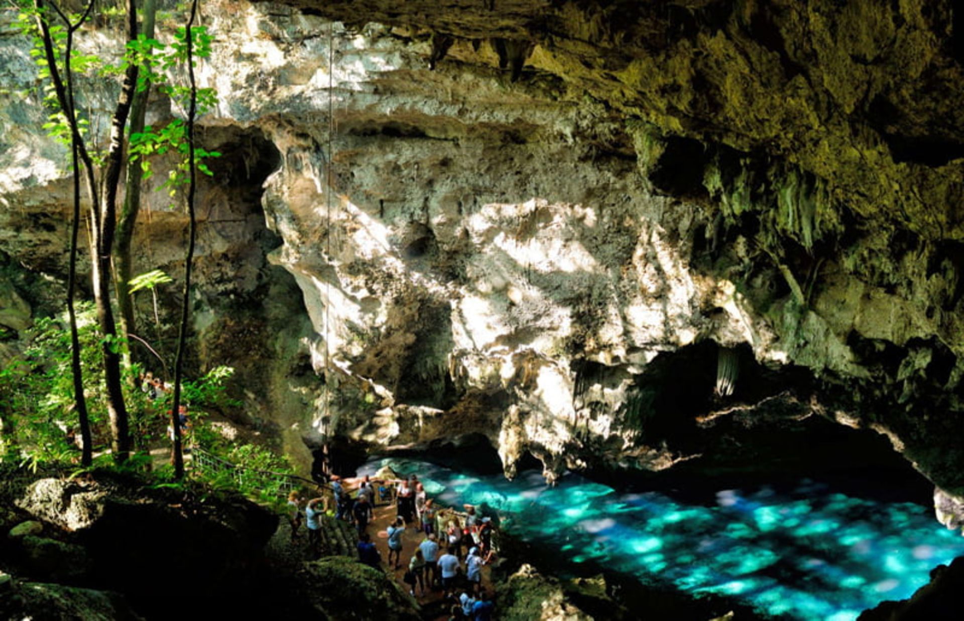 غارهای باتو (Batu Caves) در مالزی