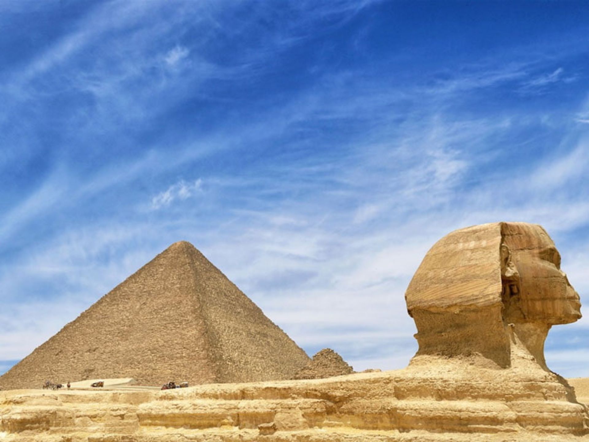 مجسمه فرعون در اهرام مصر؛ منبع عکس: architecturaldigest؛ نام عکاس: نامشخص