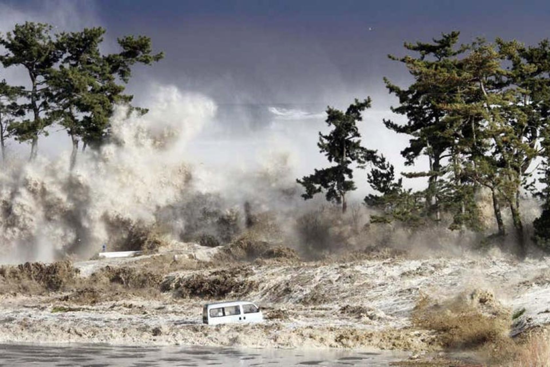 سونامی ژاپن؛ منبع عکس: وب سایت weather.com؛ عکاس: نامشخص