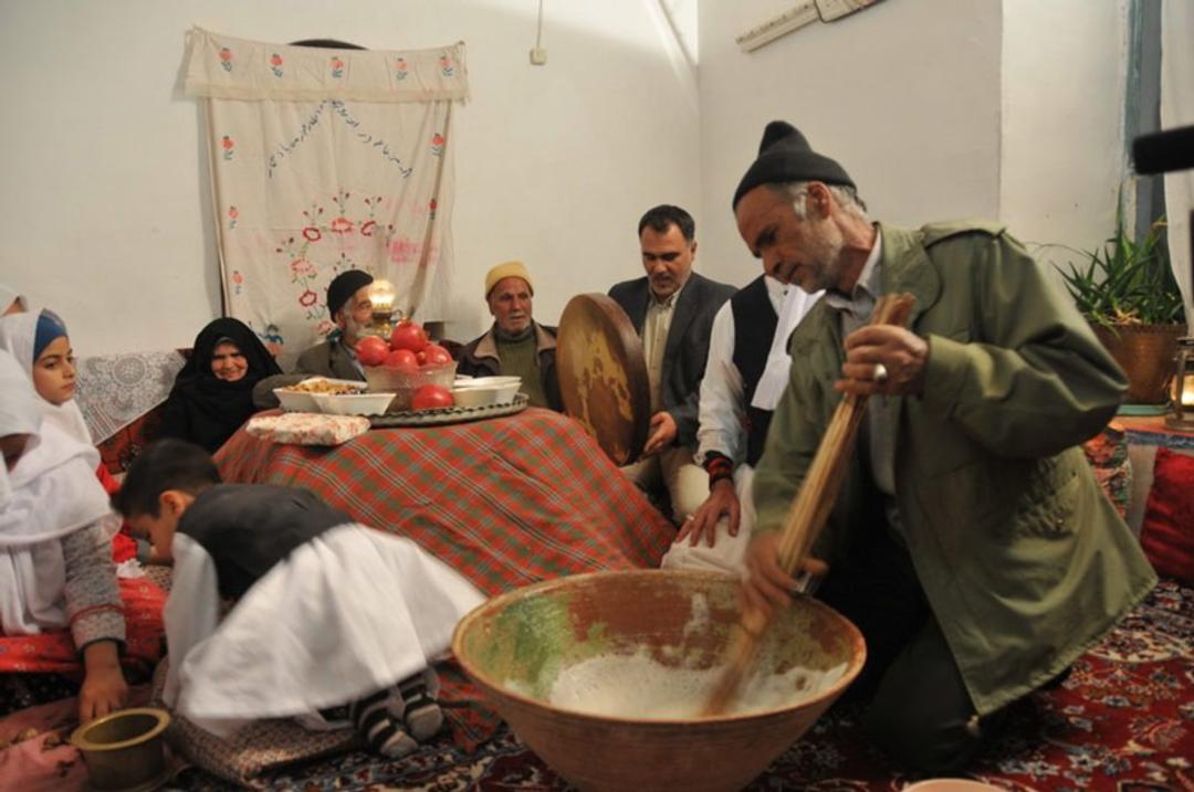 دورهمی شب چله دور کرسی