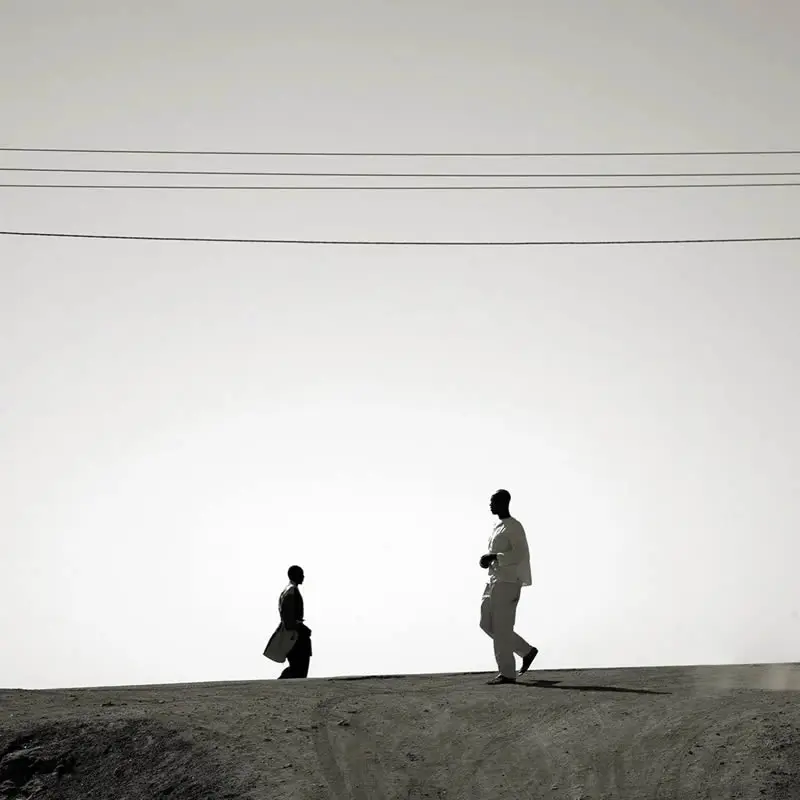 عکسسیاه و سفید مرد و بچه