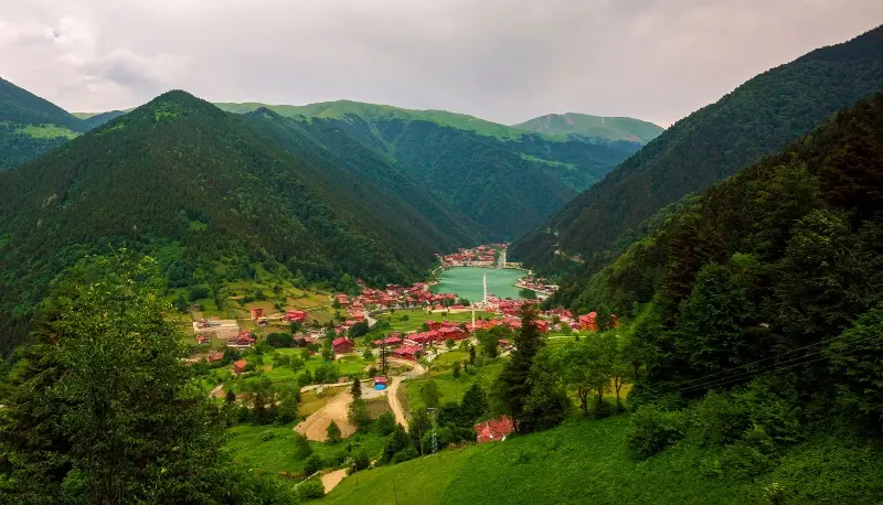 طبیعت زیبای ترابزون؛ منبع عکس: سایت rozanatours.com.tr. عکاس: نامشخص
