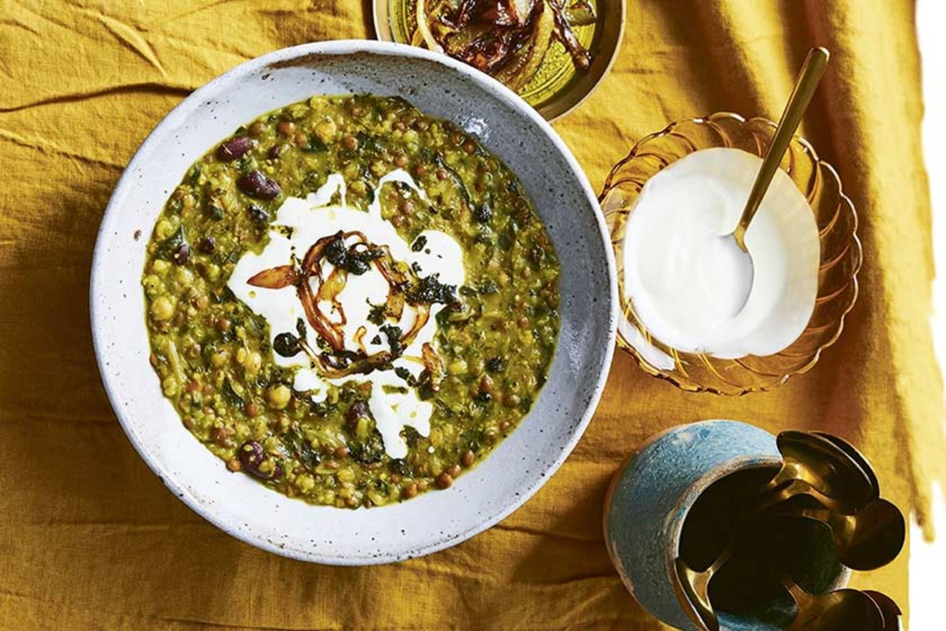 آش شله قلمکار با کشک، منبع عکس: foodandtravel.com، عکاس: نامشخص