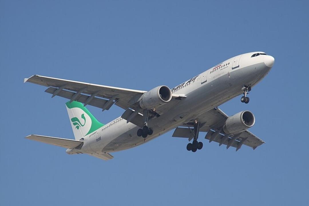 هواپیمای ماهان در حال پرواز. منبع: ویکی مدیا؛ عکاس: Aeroprints.com