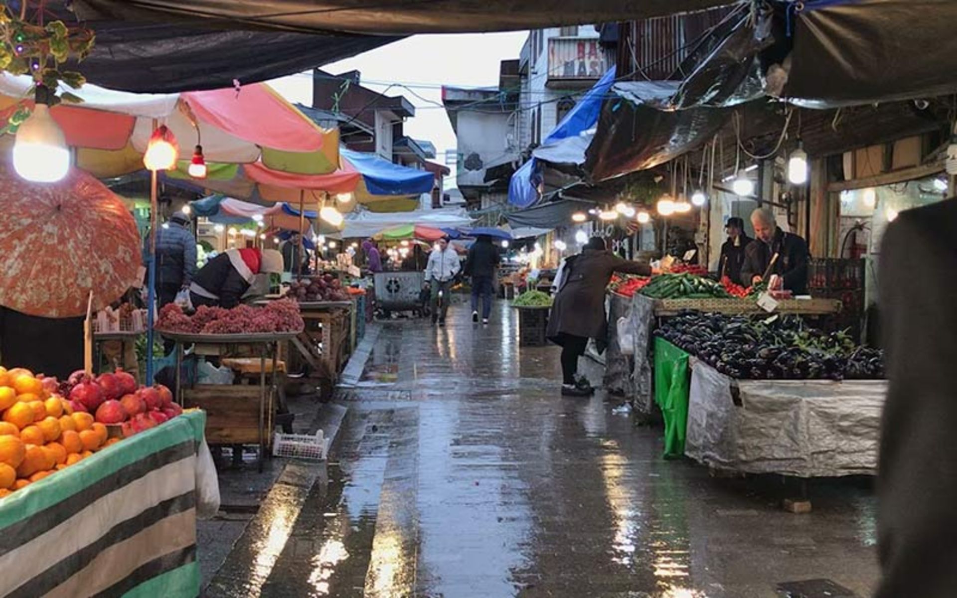 مغازه های بازار بزرگ رشت، منبع عکس: گوگل مپ، عکاس: 