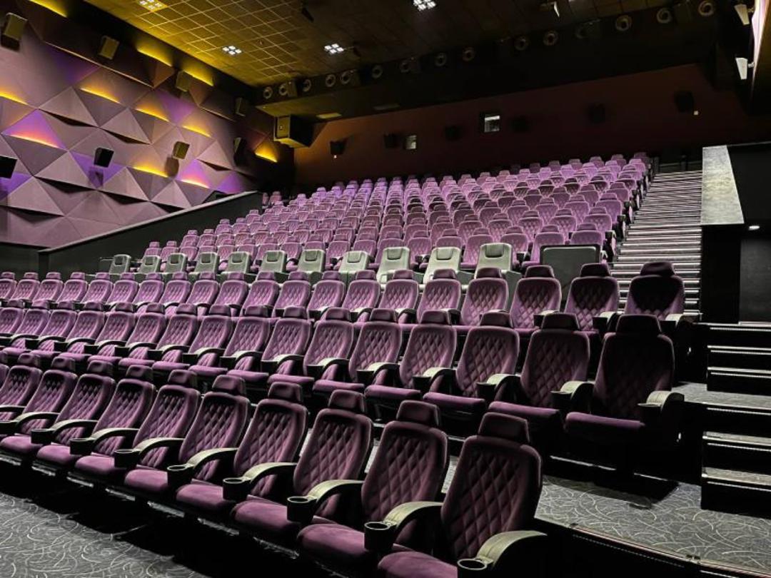 صندلی های سالن های پردیس سینمایی ایران مال. منبع: وب سایت iranmallcineplex.com؛ عکاس: نامشخص
