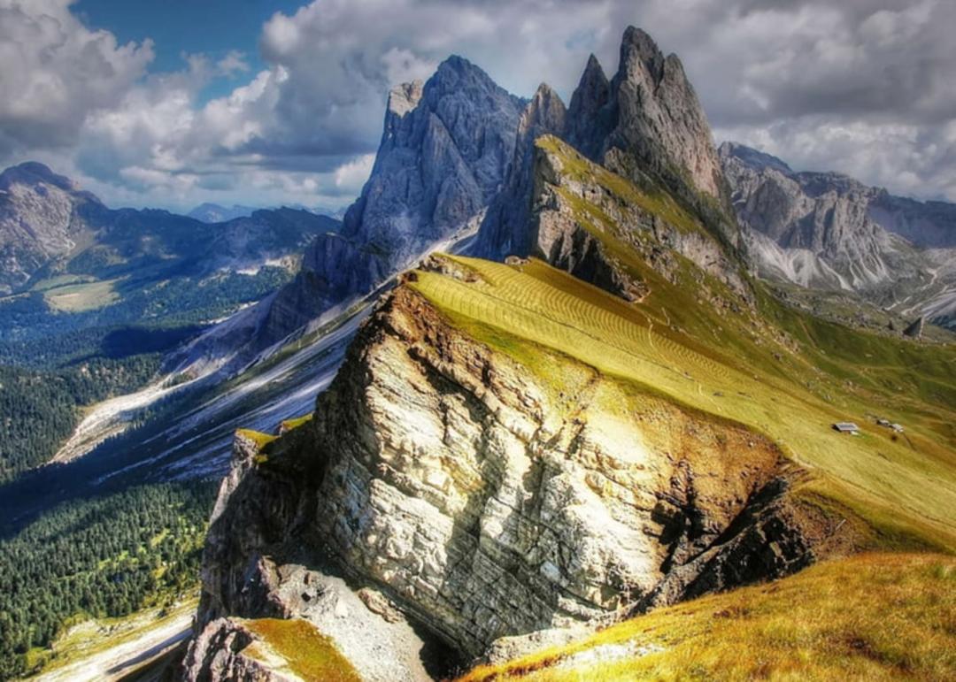 رشته کوه دولومیت (Dolomites) در شمال شرق ایتالیا