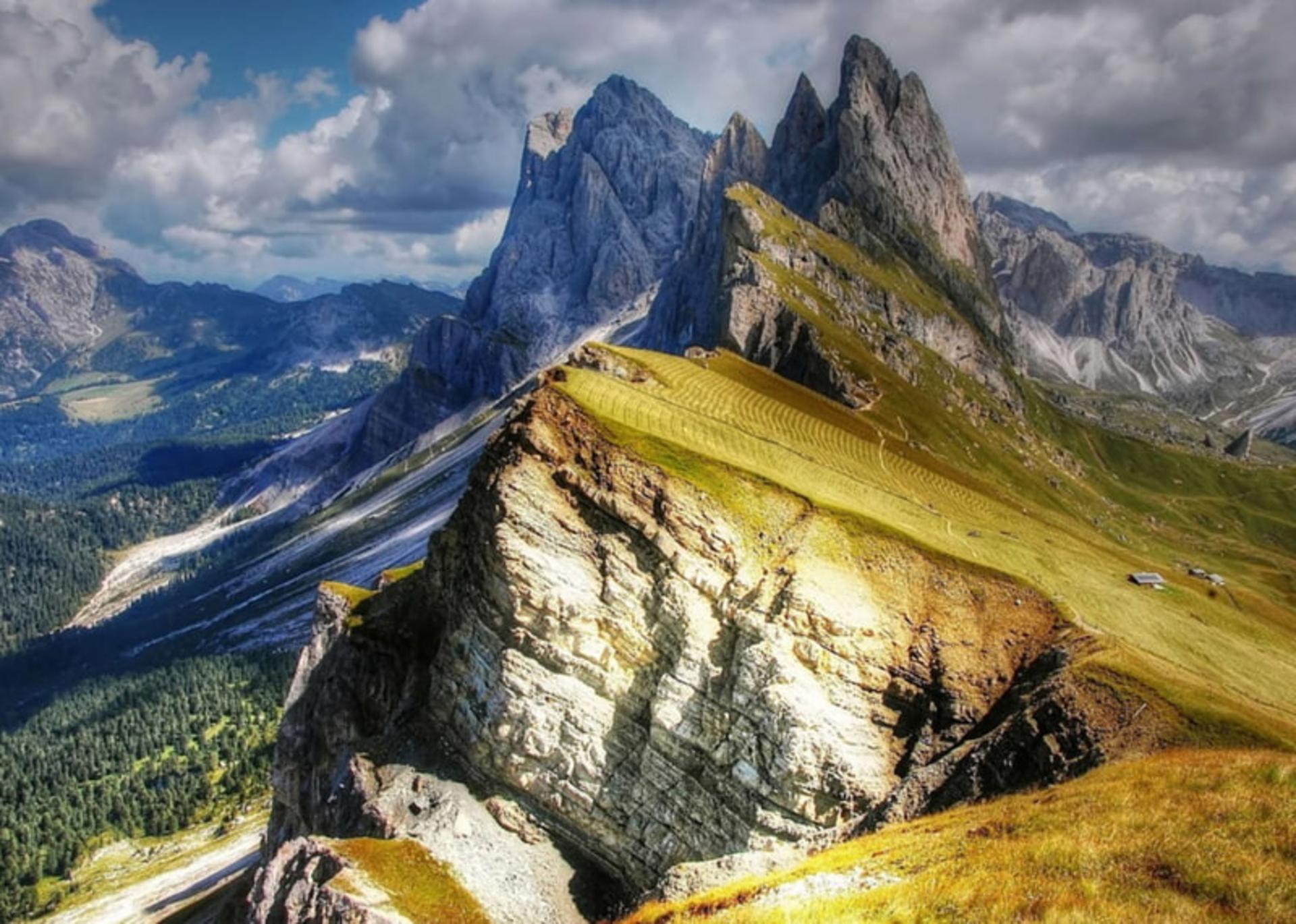 رشته کوه دولومیت (Dolomites) در شمال شرق ایتالیا