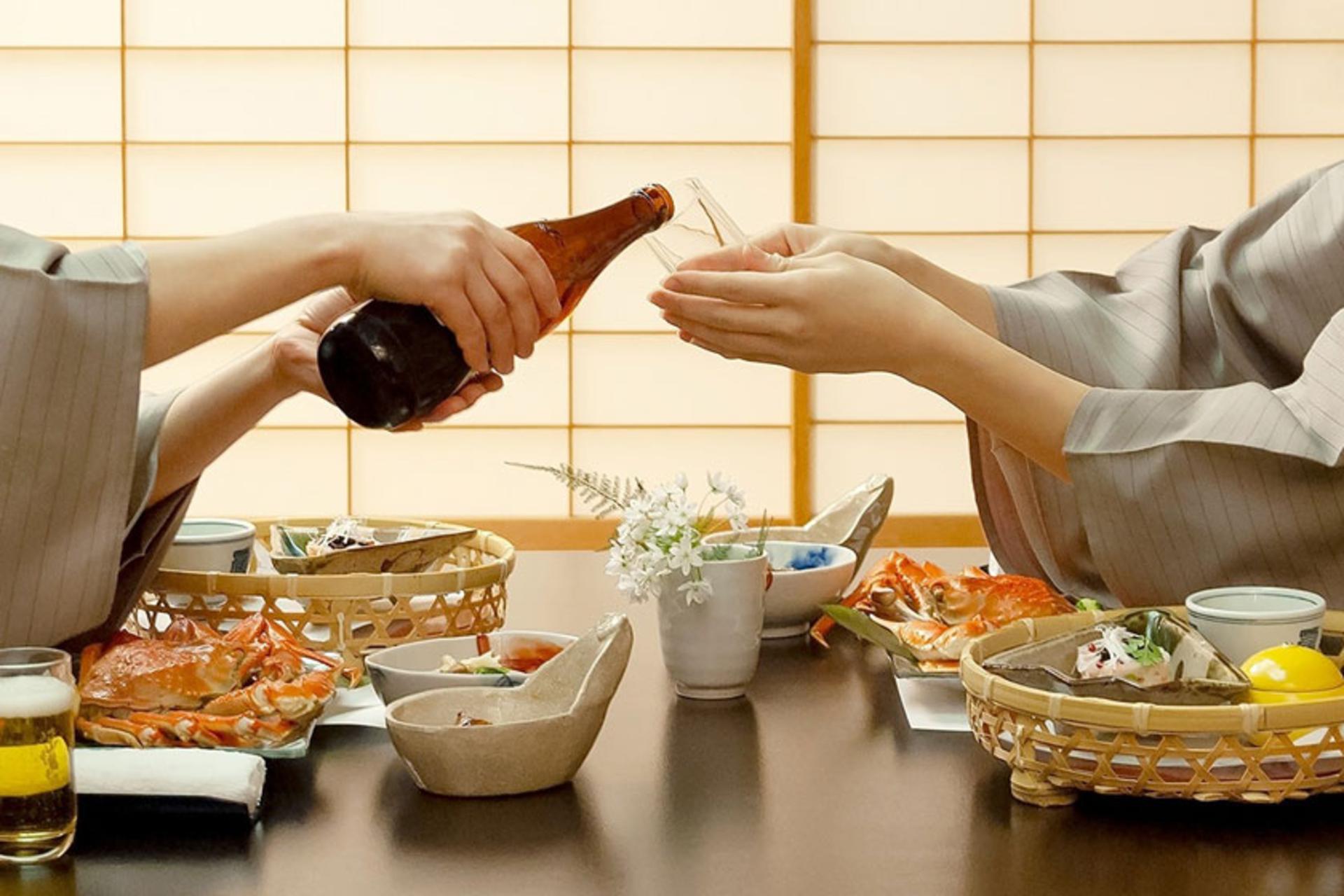 آداب تعارف در ژاپن؛ منبع عکس: jal.co.jp؛ عکاس: نامشخص