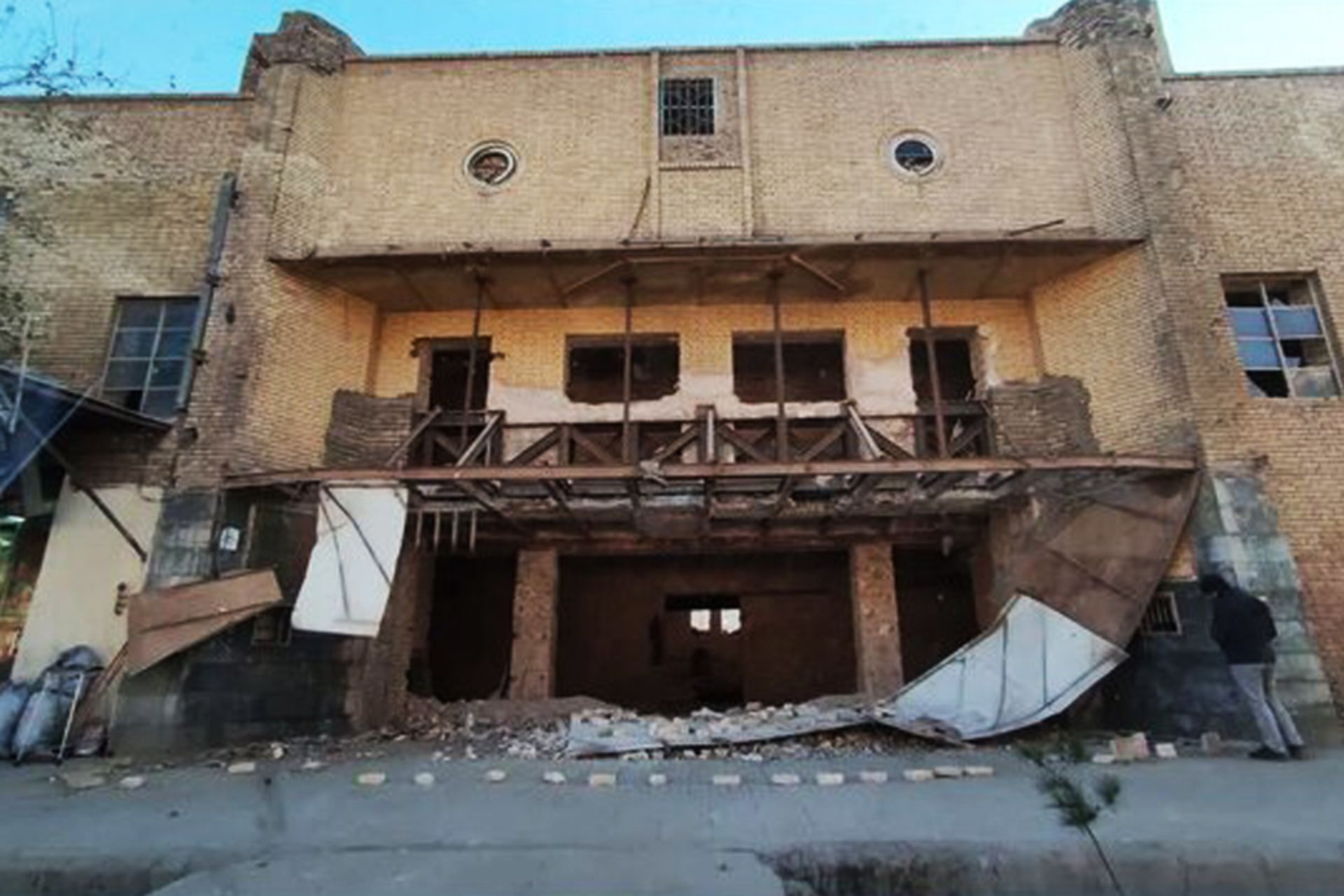 تخریب سینما نور کرمان