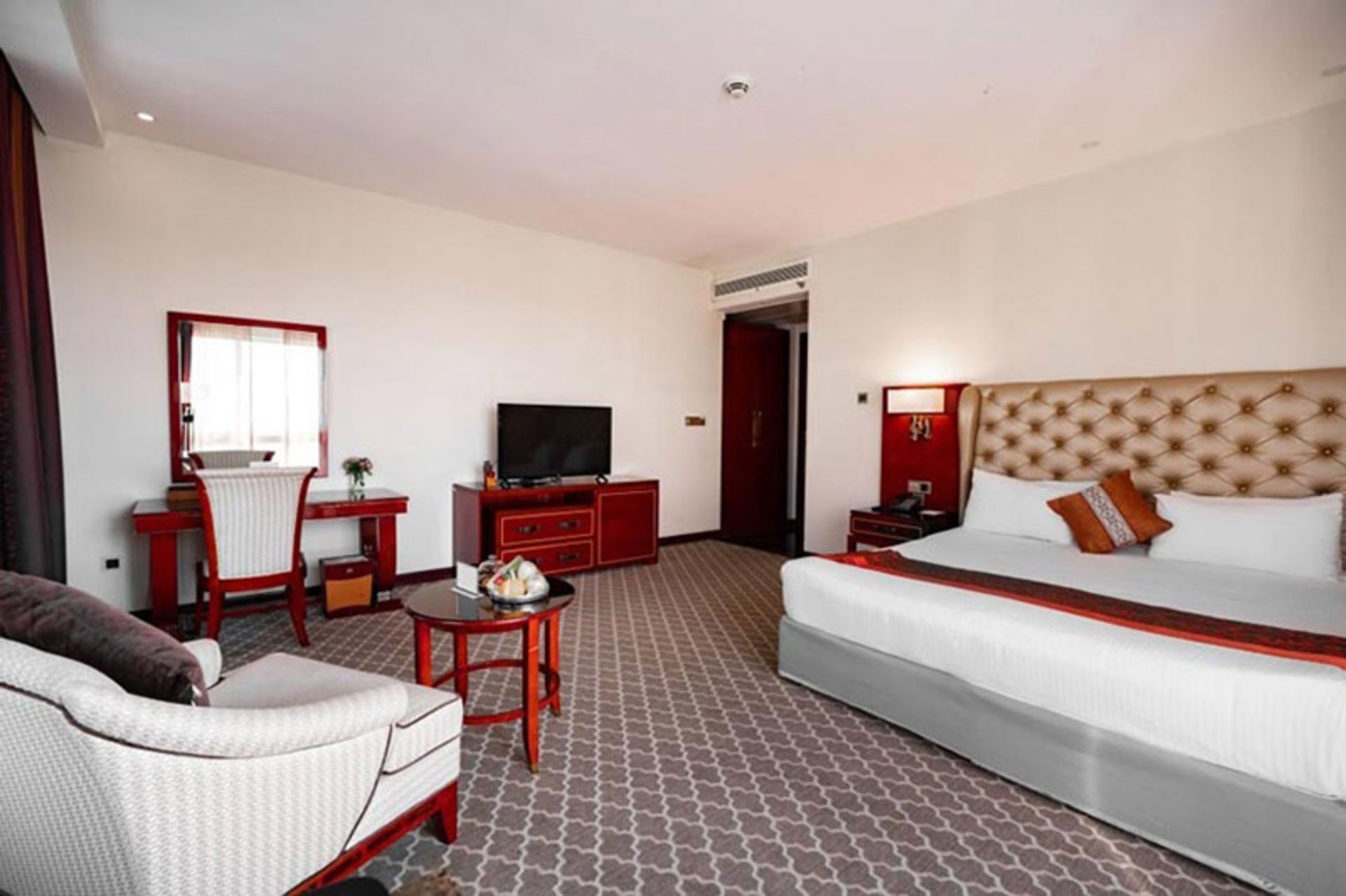 امکانات اتاق دونفره هتل کوروش کیش؛ منبع عکس: booking.ir؛ عکاس: نامشخص