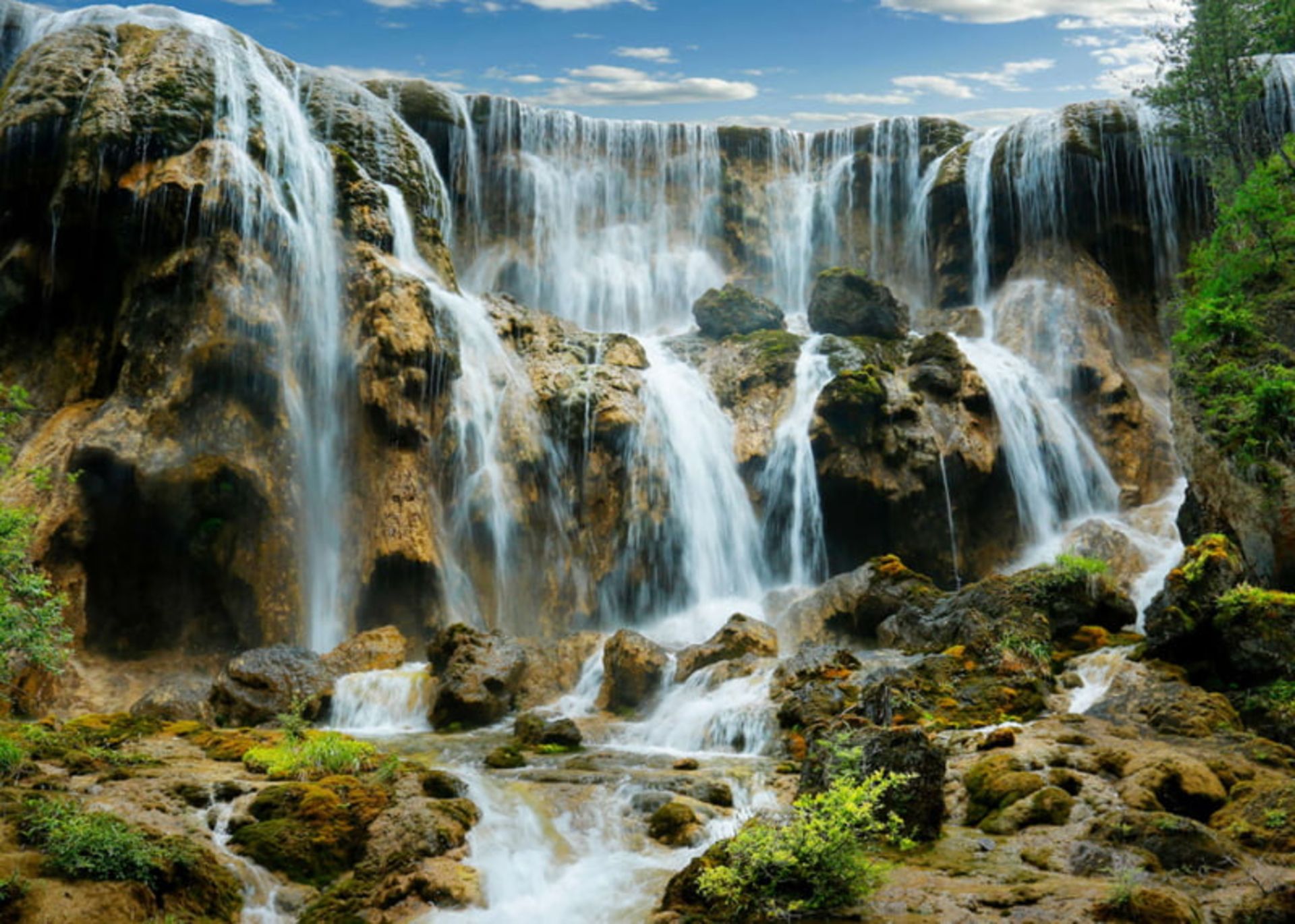 پارک ملی دره جیوژایگو (Jiǔzhàigōu National Park) در چین