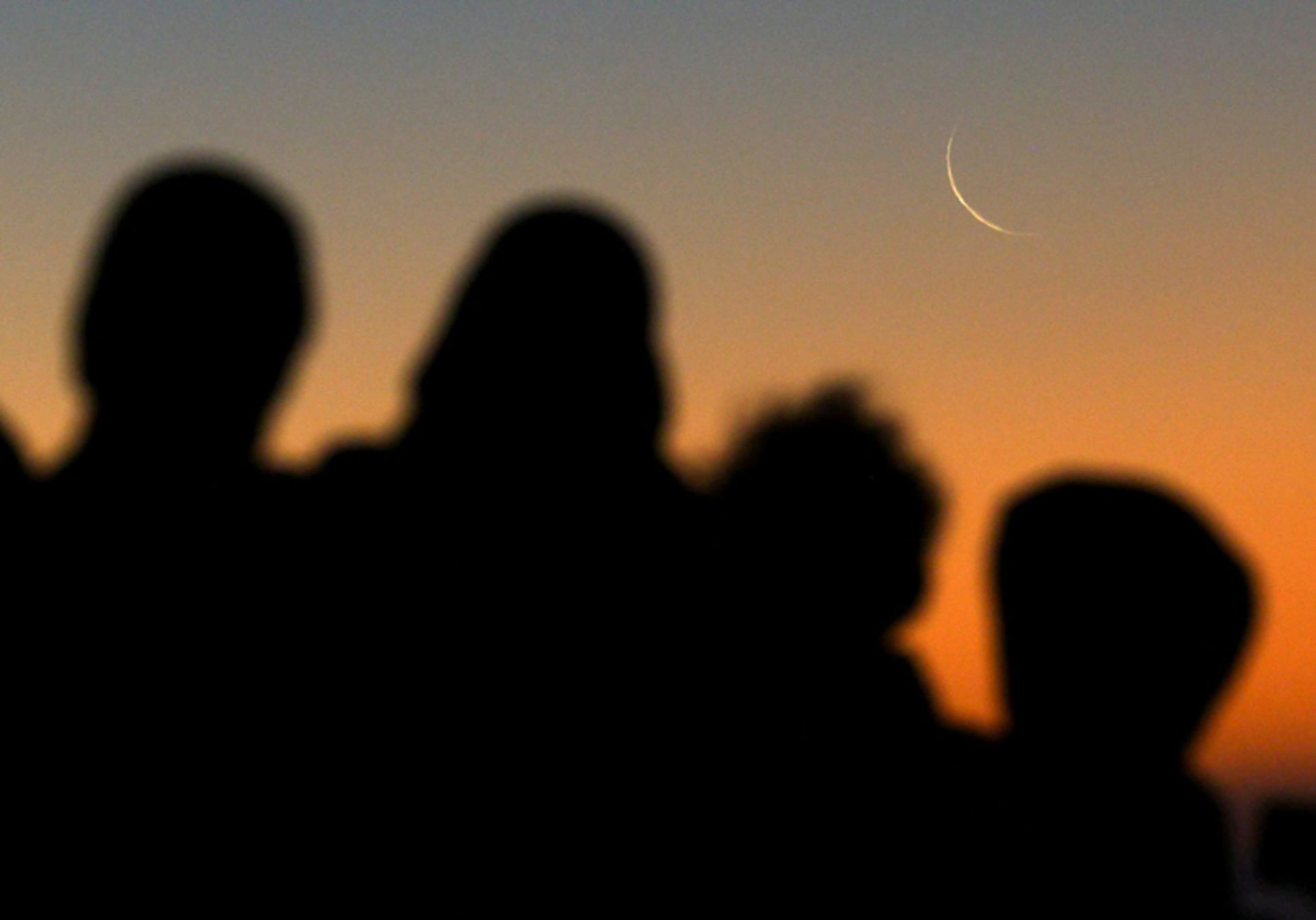 رویت هلال ماه رمضان توسط مسلمانان کیپ تاون، آفریقای جنوبی؛ عکاس: Esa Alexander