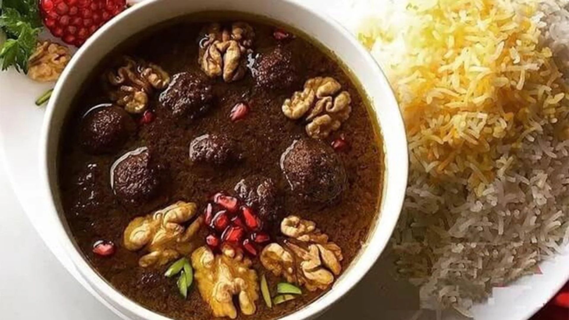 خورشت فسنجان؛ منبع عکس: سایت kalleh.com. عکاس: نامشخص