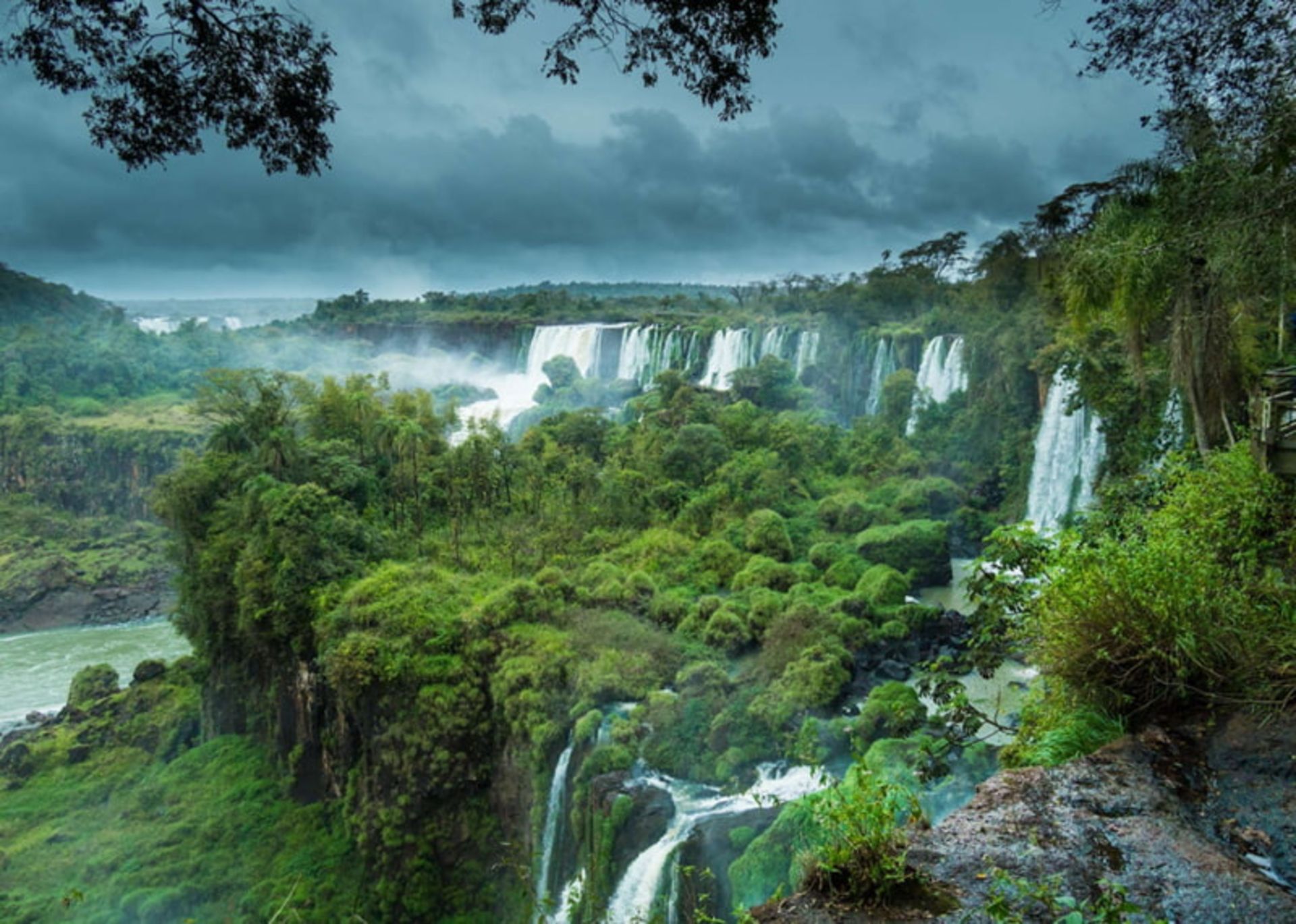 آبشار ایگواسو (Iguazu Falls) در مرز آرژانتین و برزیل