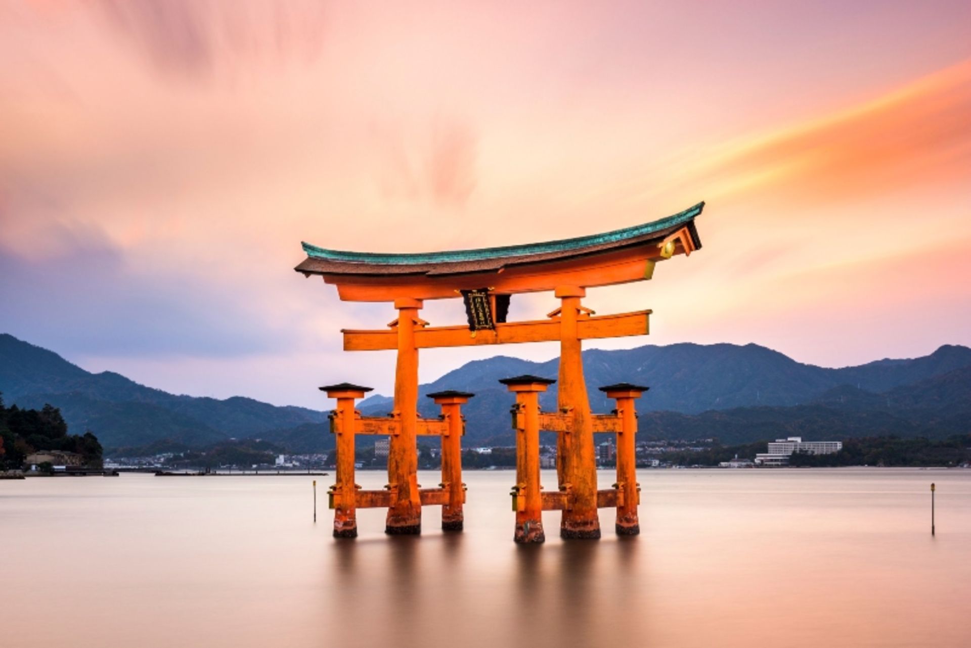 جزیره ایتسوکوشیما؛ منبع عکس: سایت travel.gaijinpot.com. عکاس: نامشخص