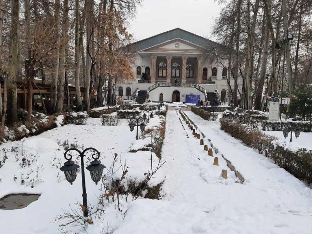 برف زمستانی در باغ فردوس تهران؛ منبع عکس: گوگل مپ؛ عکاس: پویان رضایی پور
