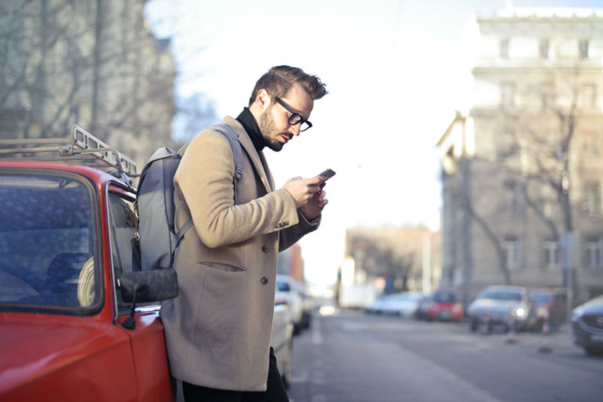 استفاده از قابلیت رومینگ تلفن همراه در سفر خارجی؛ منبع عکس: androidpolice.com؛ عکاس: نامشخص