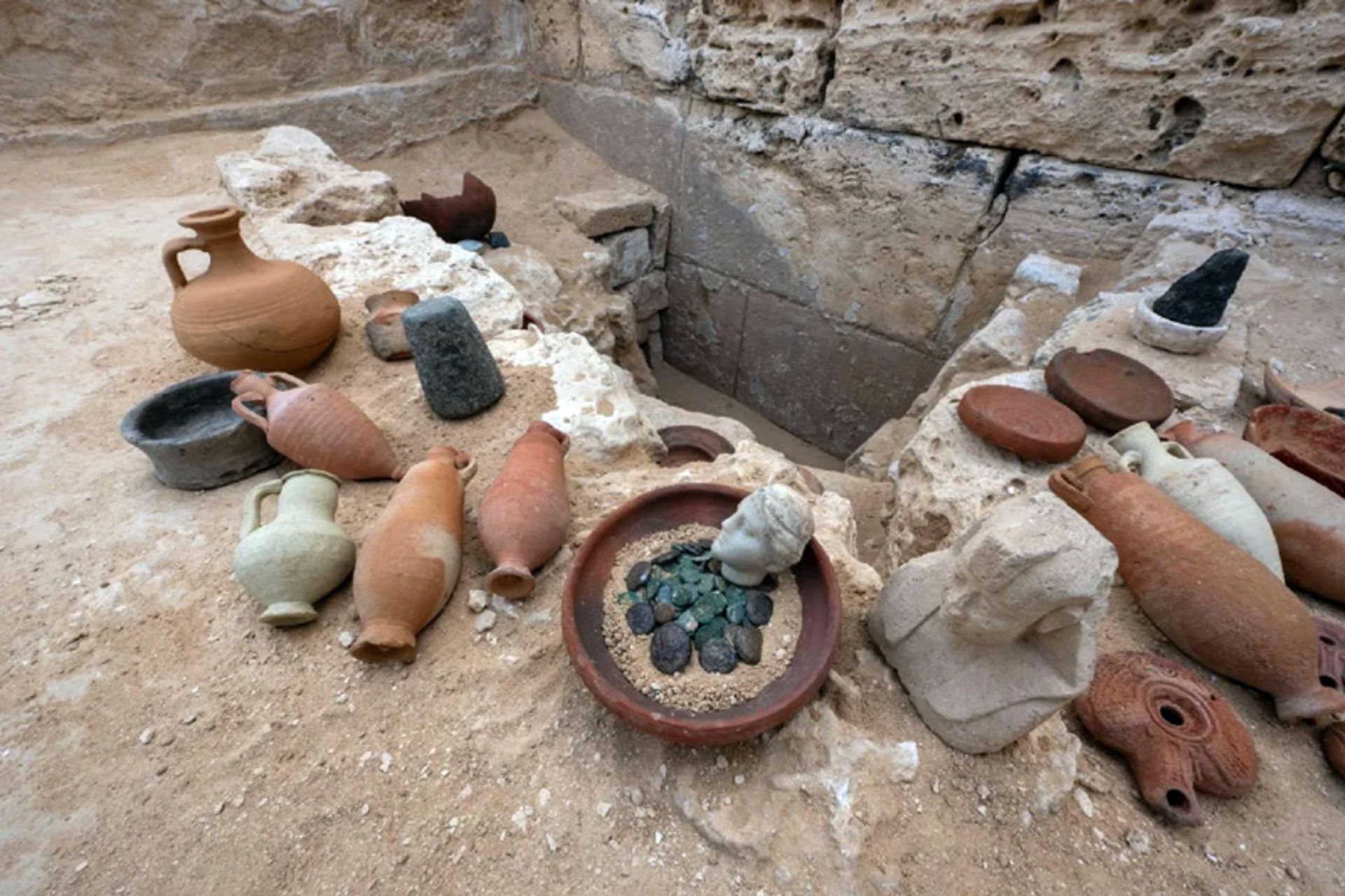 کشف مجسمه سر کلئوپاترا در مصر