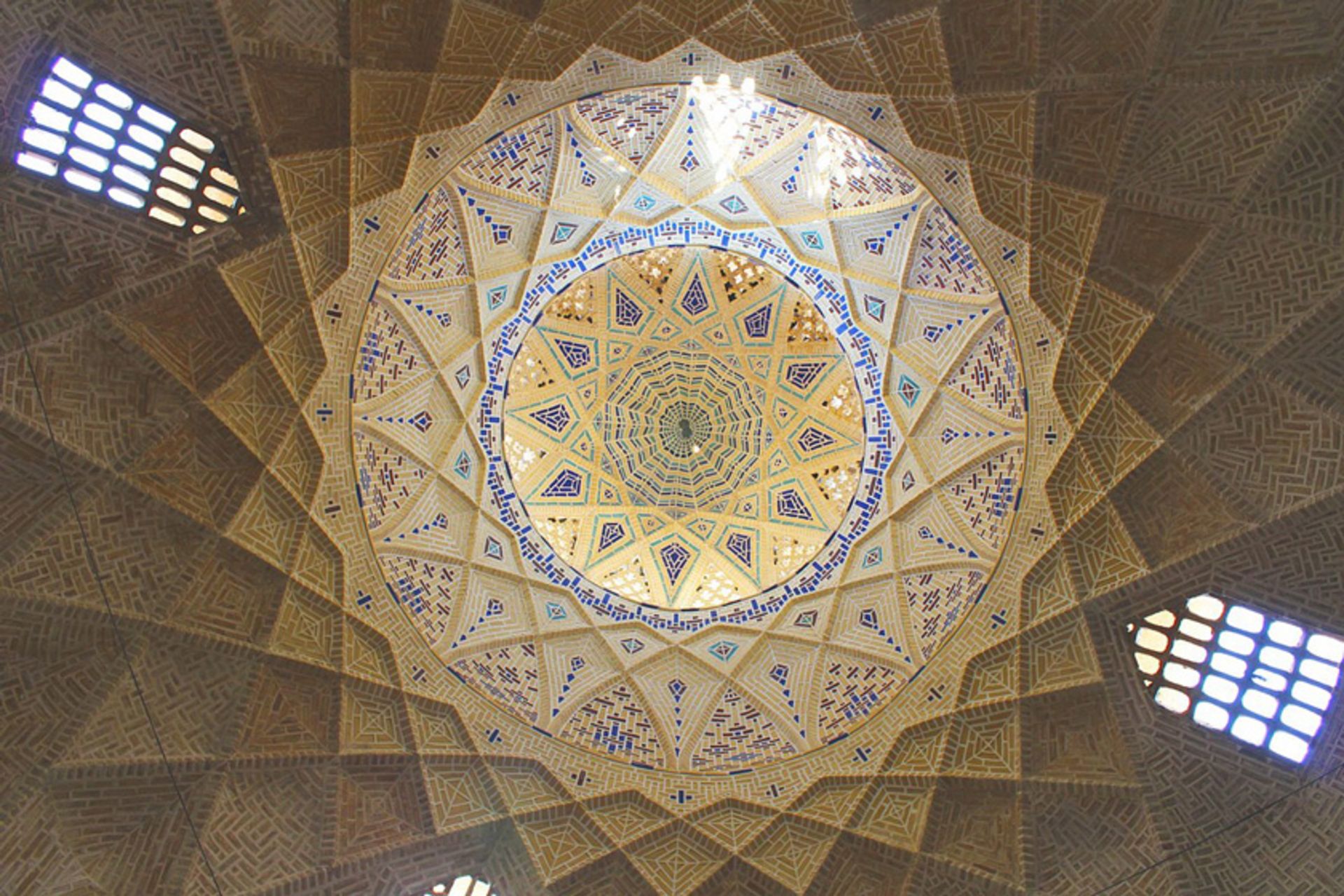 گنبد بازار خان یزد. عکاس: Ali Karimzadeh 1355