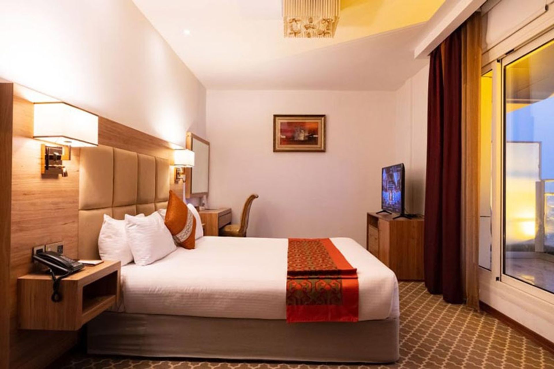 اتاق دونفره هتل کوروش کیش؛ منبع عکس: booking.ir؛ عکاس: نامشخص