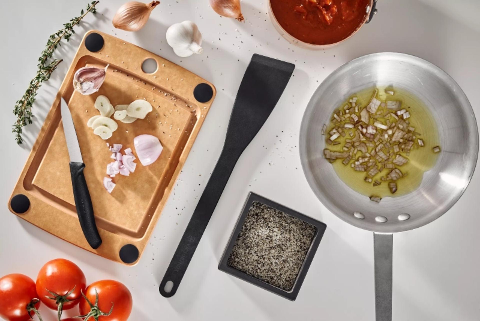 ابزار آشپزی؛ منبع عکس: سایت victorinox.com. عکاس: نامشخص