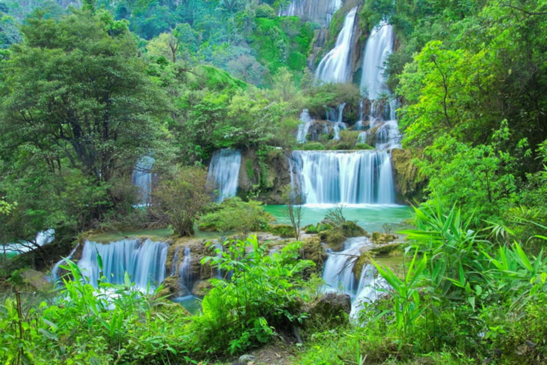 آبشار اومفانگ تی لر سو (Thi Lo Su Waterfall) در تایلند