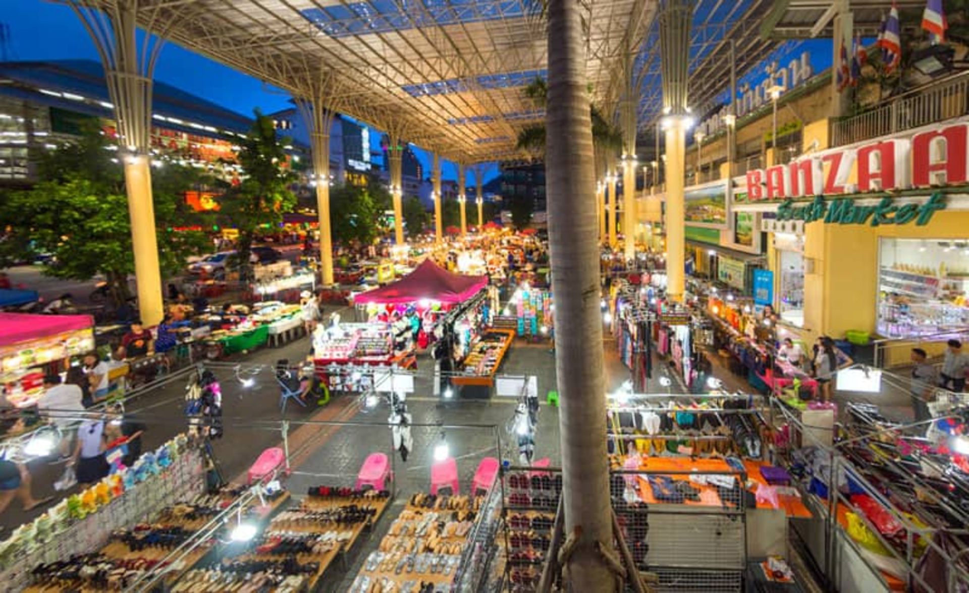 بازار بنزان پوکت؛ منبع عکس: Phuket 101، عکاس: Willy Thuan