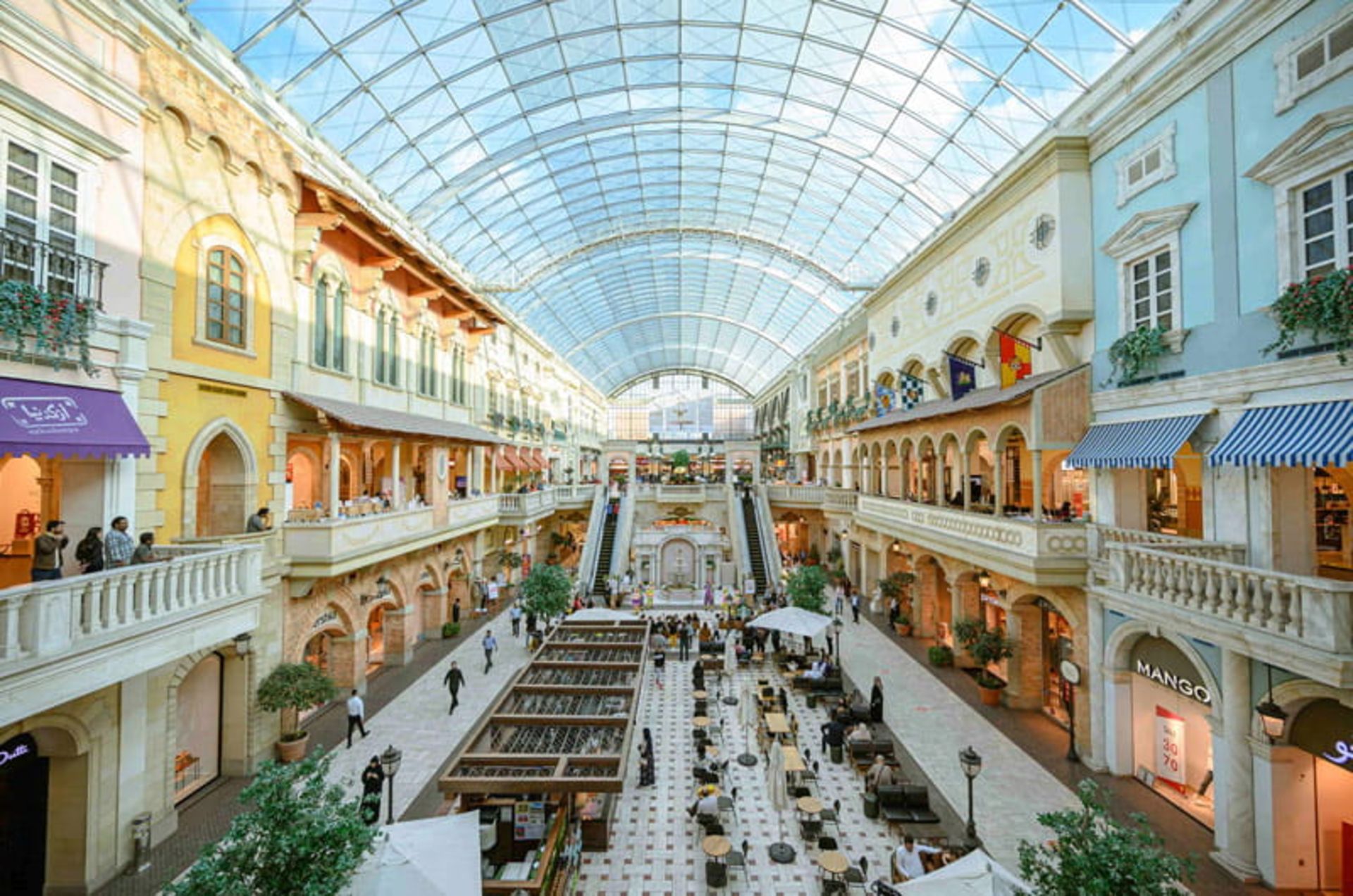 داخل مرکز خرید مرکاتو دبی؛ منبع عکس: Visit Dubai، عکاس: نامشخص