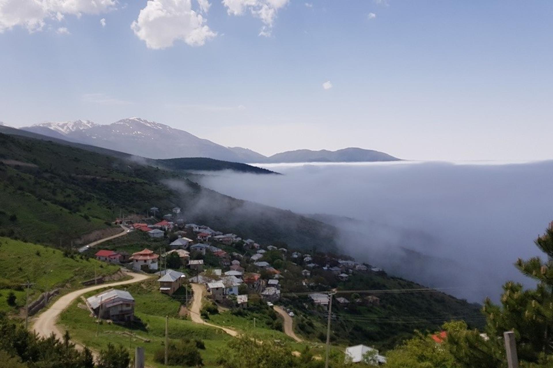 روستای گرسماسر در میان ابرها؛ منبع عکس: گوگل مپ؛ عکاس: جلال حسینی