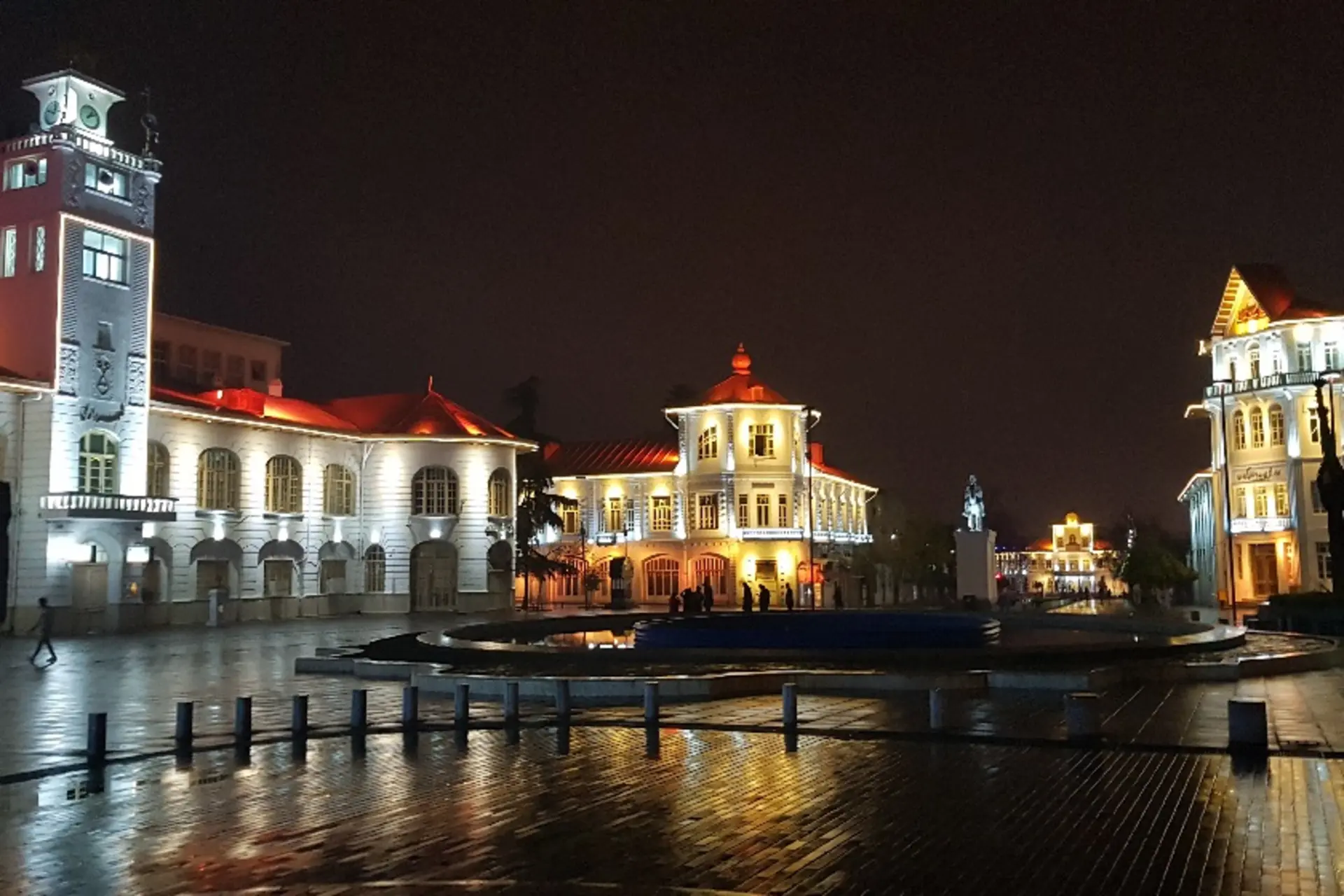 مجموعه میدان شهرداری رشت