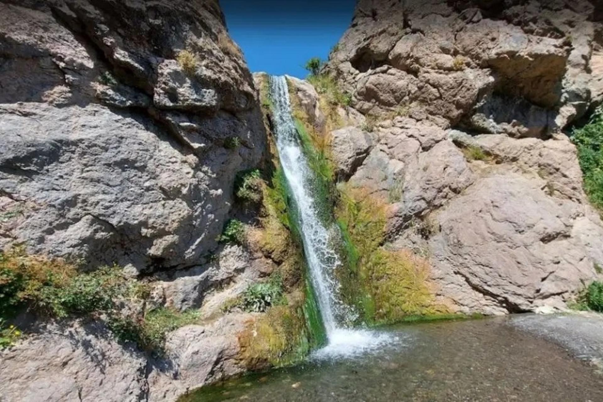 آبشار عرب دیزج (آبشار شرشر). منبع عکس: وبسایت بلد. عکاس: نامشخص