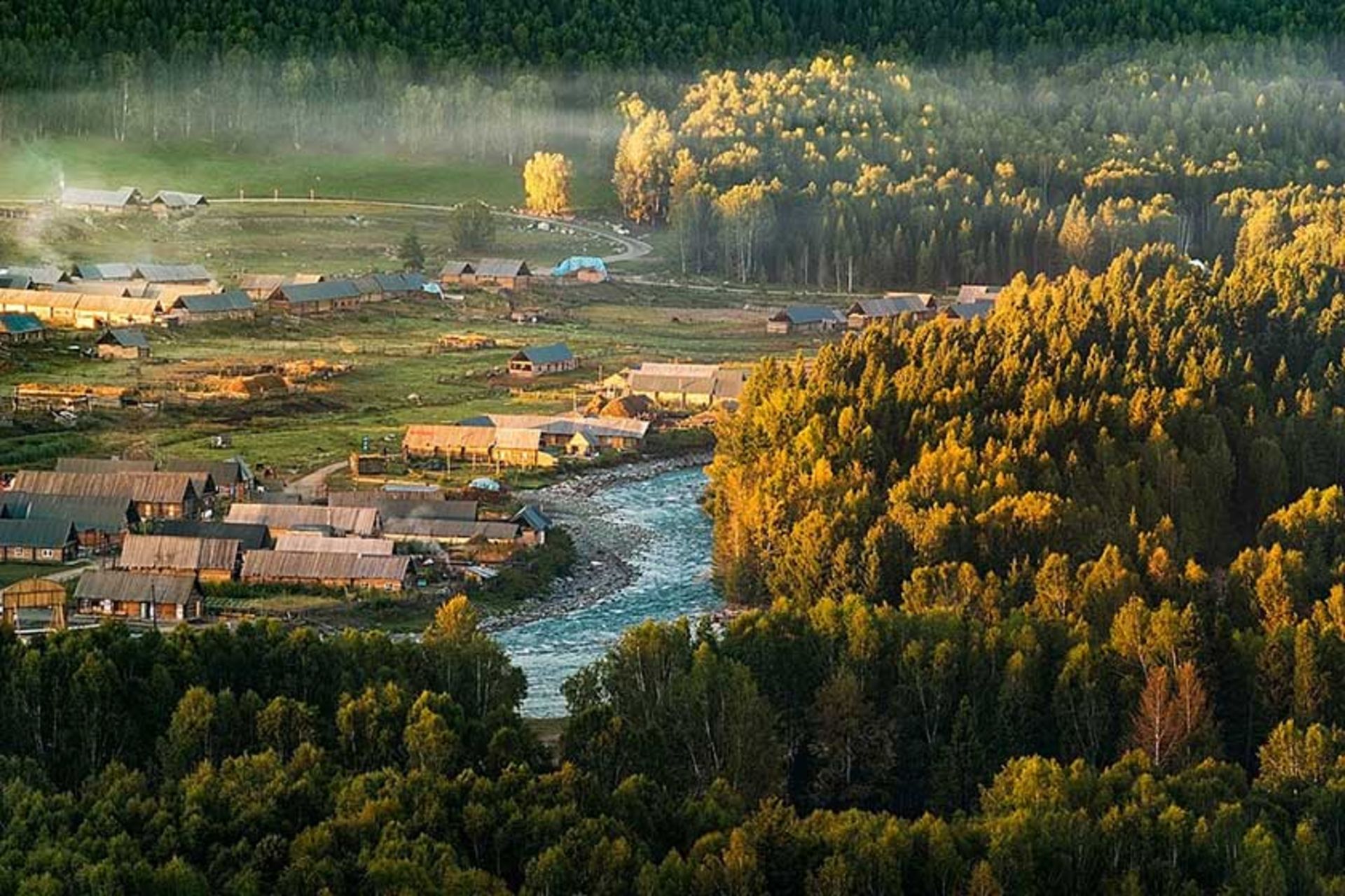 طبیعت روستای همو چین در آفتاب پاییزی