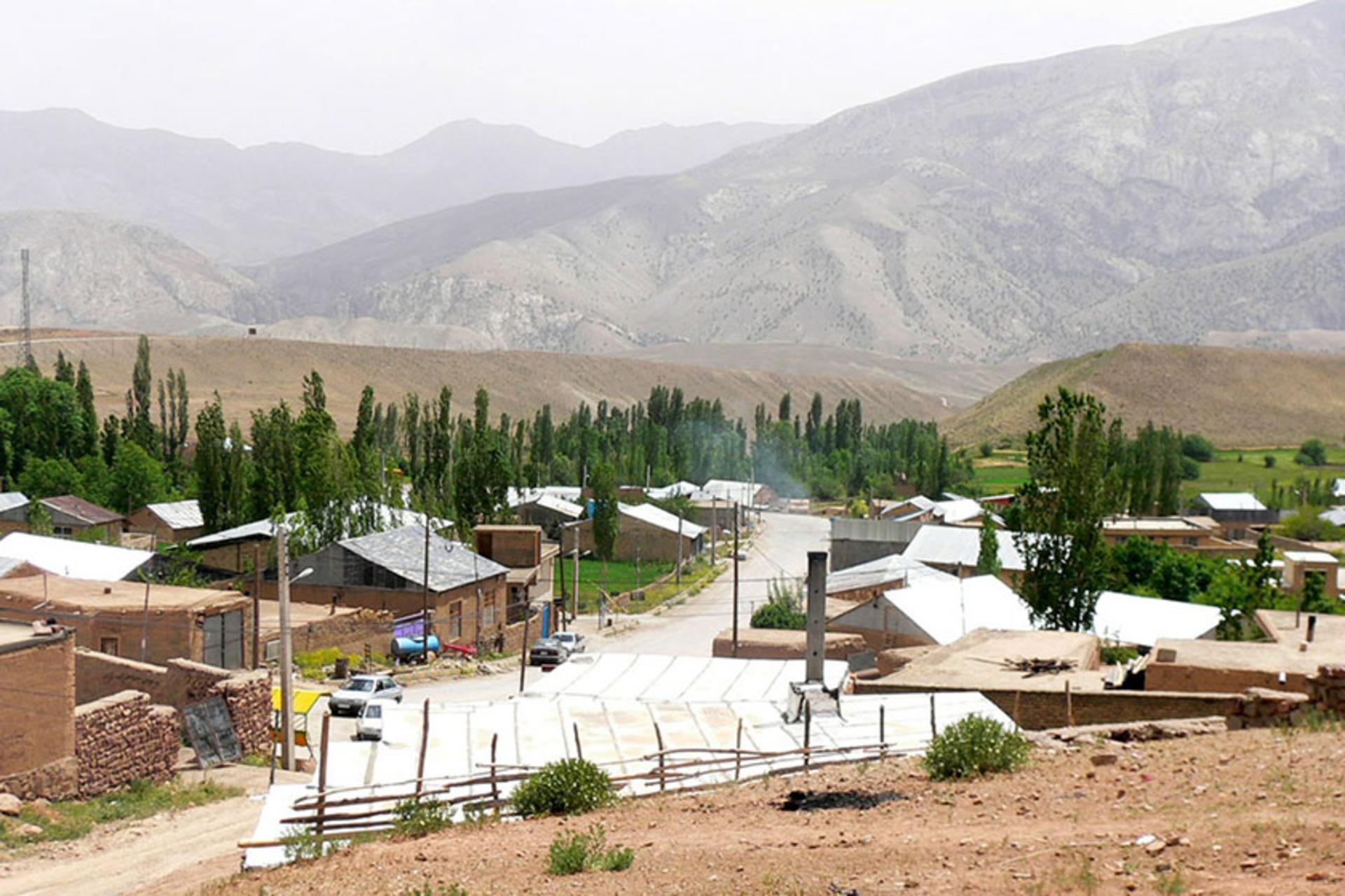 روستای چاشم؛ منبع عکس: ویکی‌مدیا؛ عکاس: Abtinb