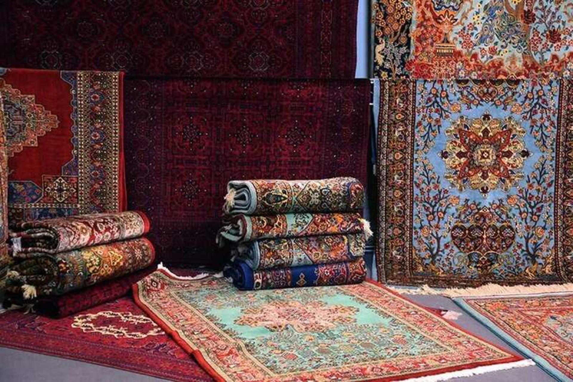 فرش دستبافت ارومیه؛ منبع عکس: وب‌سایت Asriran.com؛ عکاس: نامشخص