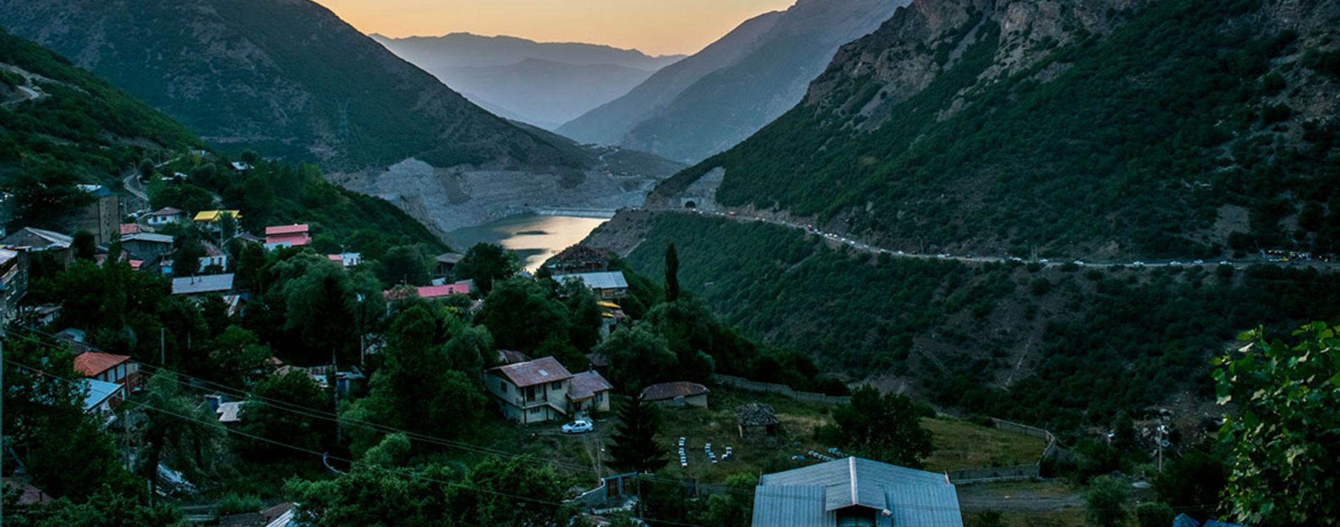 تصویر دورنما از سیاه بیشه؛ منبع عکس: Unsplash؛ عکاس: z