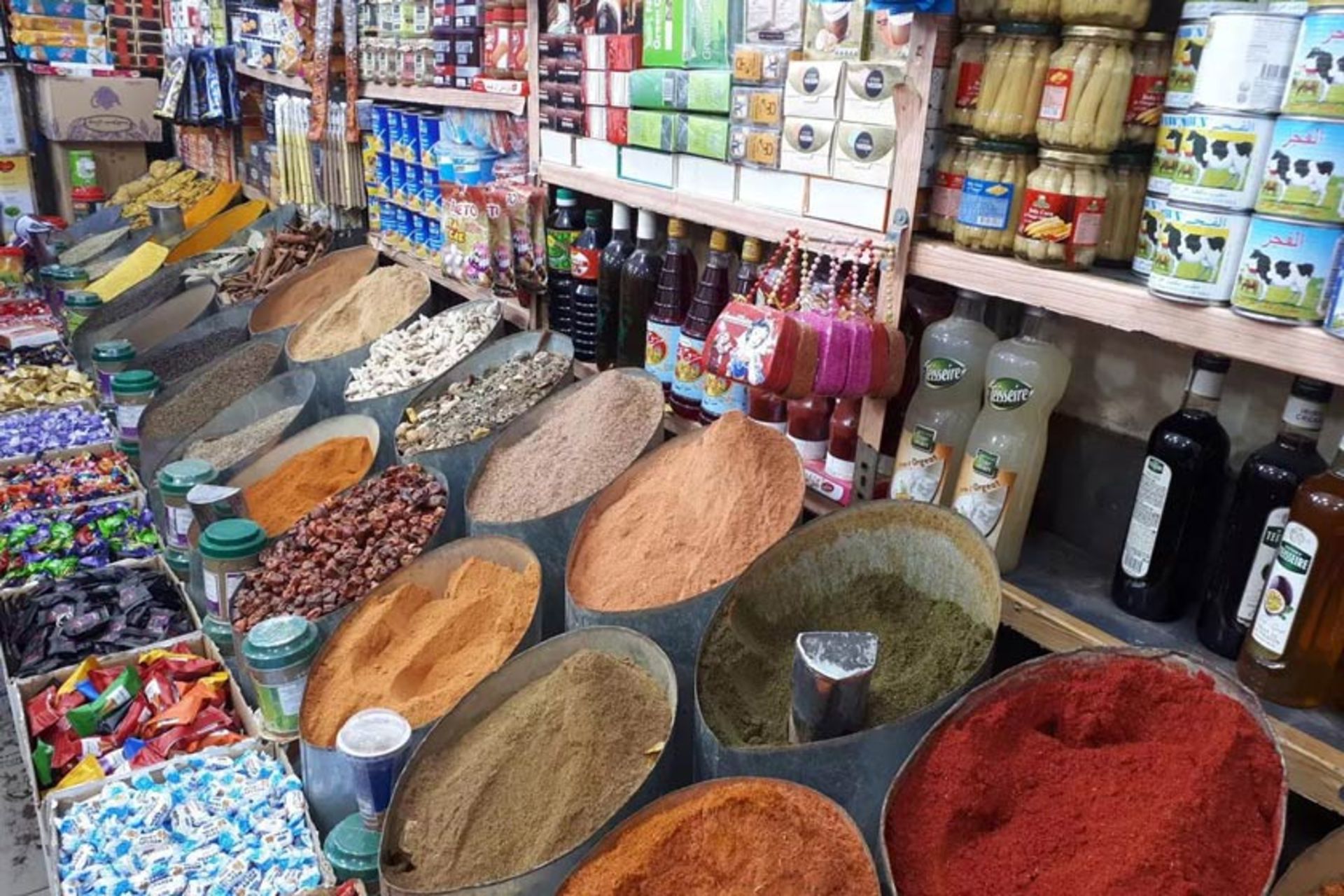 فروش انواع ادویه در بازار رسولی زاهدان؛ منبع عکس: ایرنا؛ عکاس: نامشخص