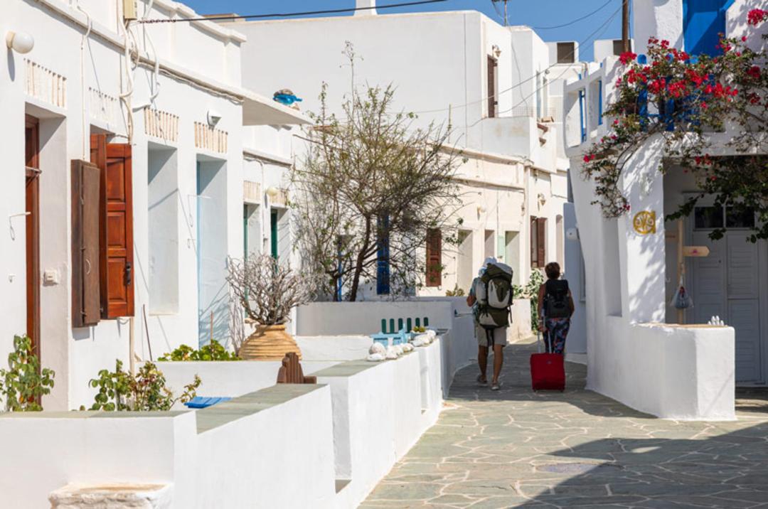جزیره فوله‌گاندروس؛ منبع عکس: Live the Greek Live، عکاس: نامشخص