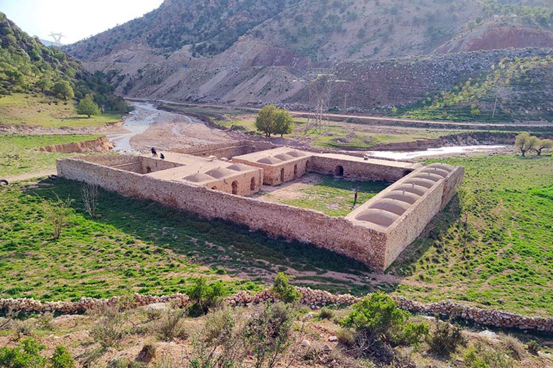کاروانسرای چشمک؛ منبع عکس: گوگل مپ؛ عکاس: محمدصادق اسکندرجوی